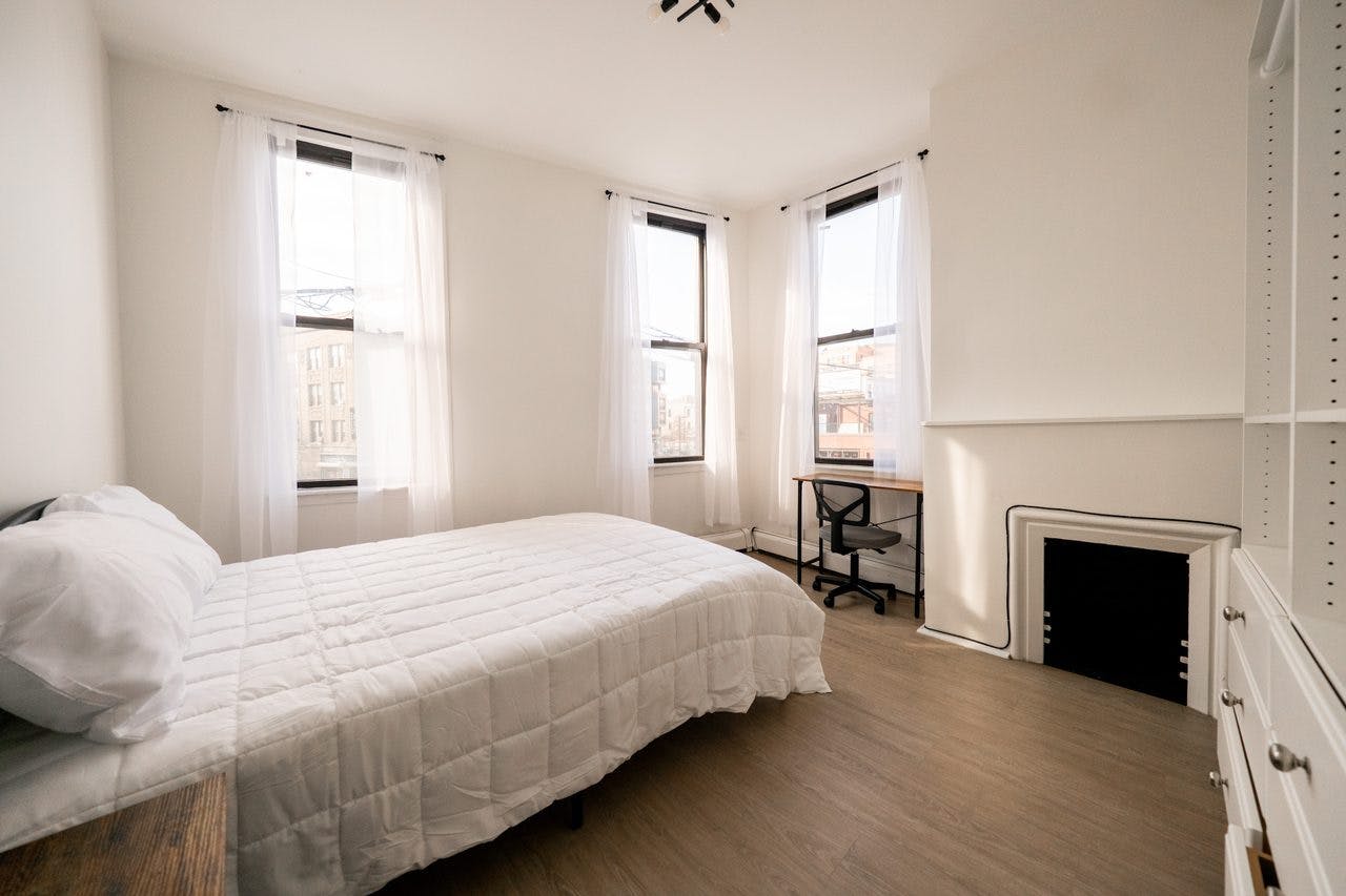Stanwix Street, Kings County,  preview