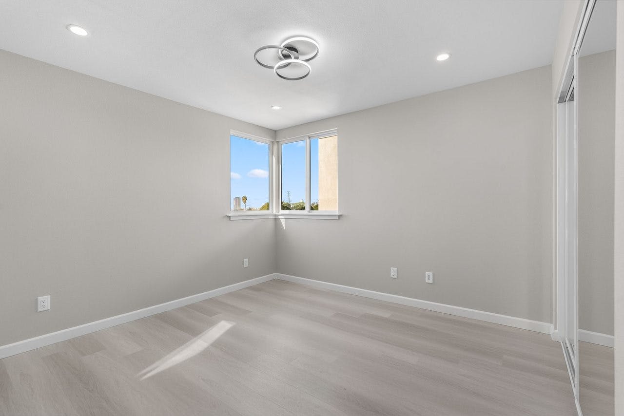 Pokój prywatny do wynajęcia za $1,620 miesięcznie w mieście Los Angeles, North Chicago Street