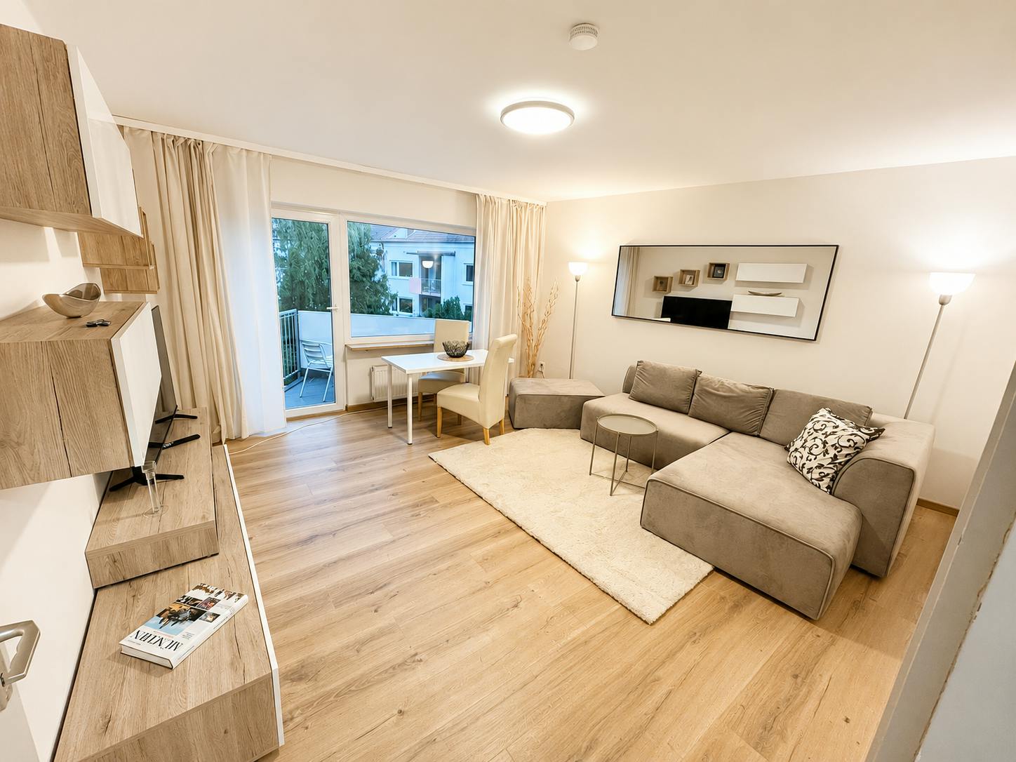 Apartment for rent for €1,980 per month in Munich, Garmischer Straße