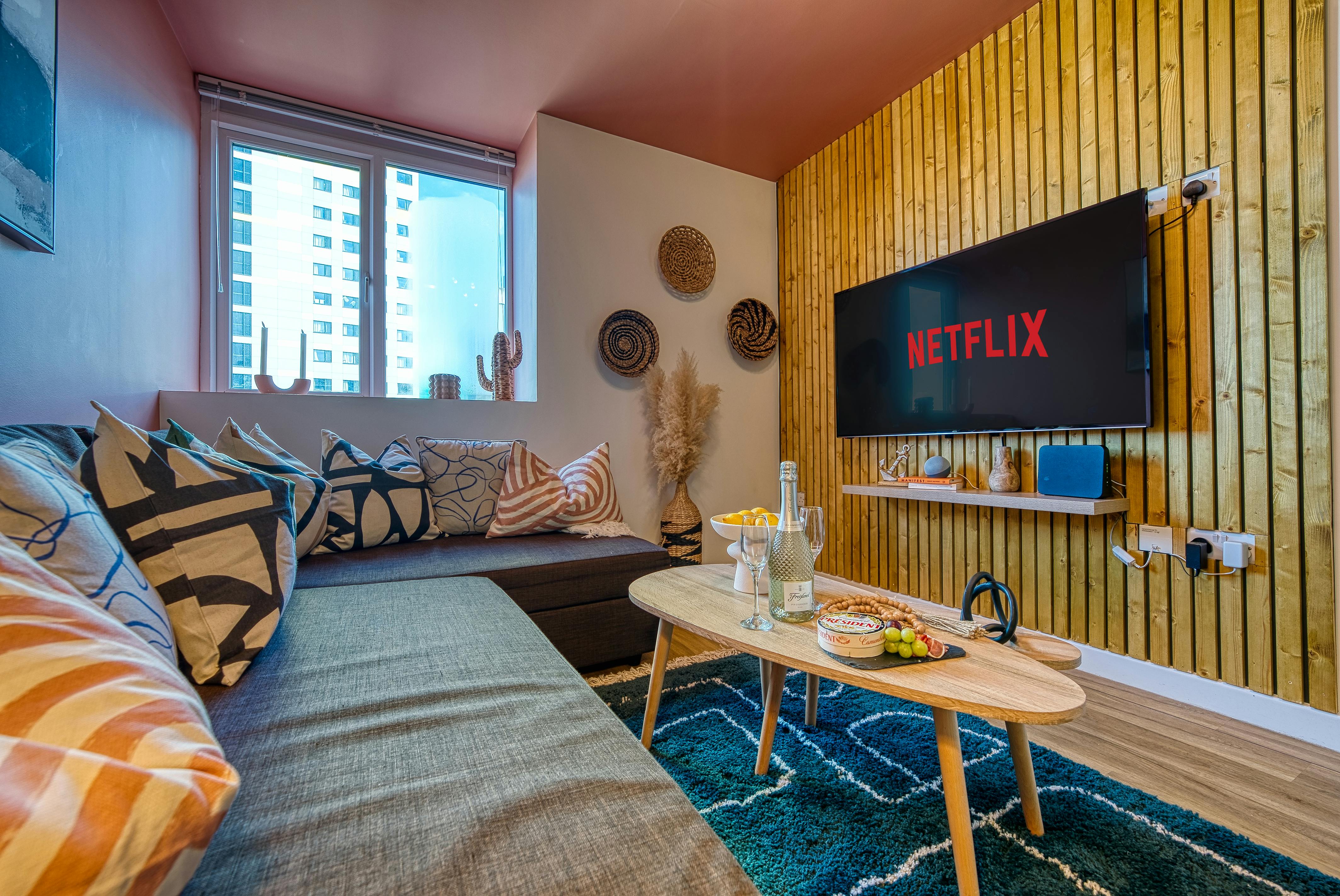 Квартира сдается в аренду за 5 490 £ в месяц в Portsmouth, Isambard Brunel Road