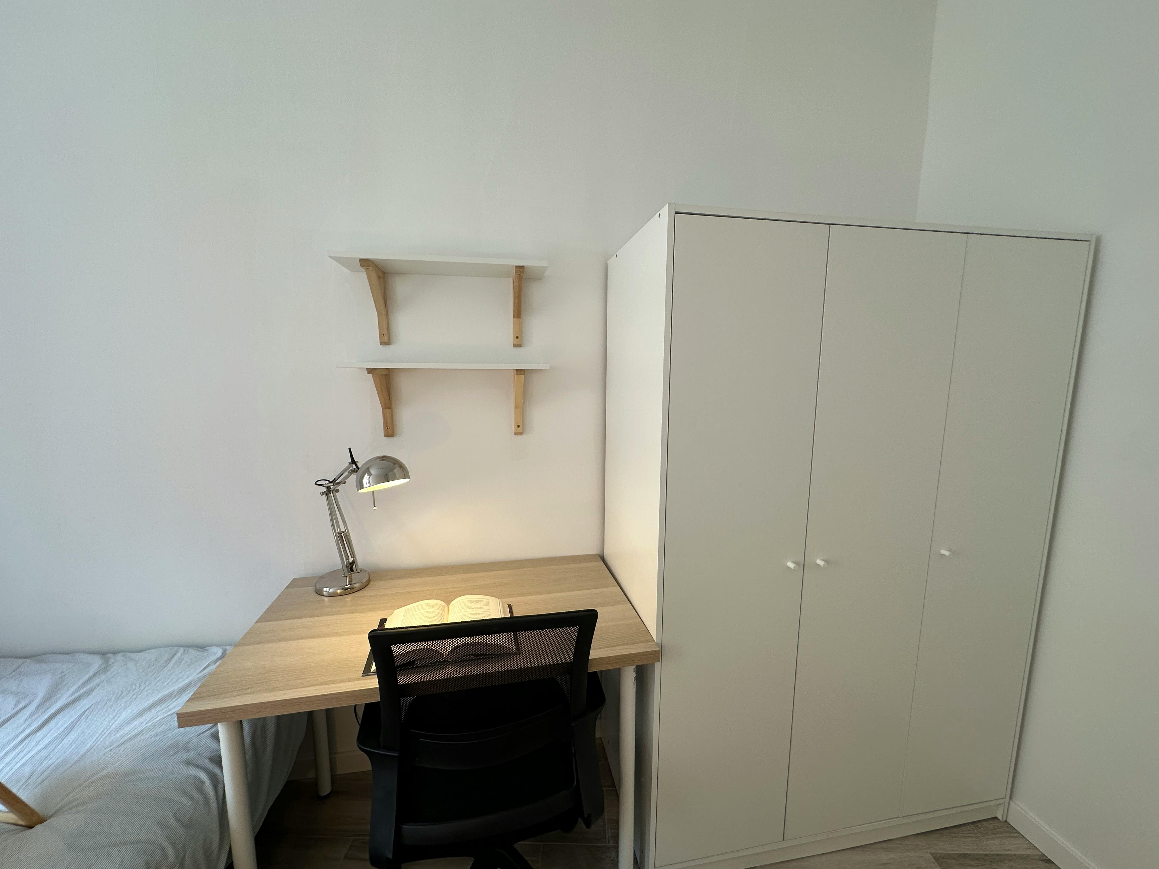 Single room Madrid, 1 bed — photo 9
