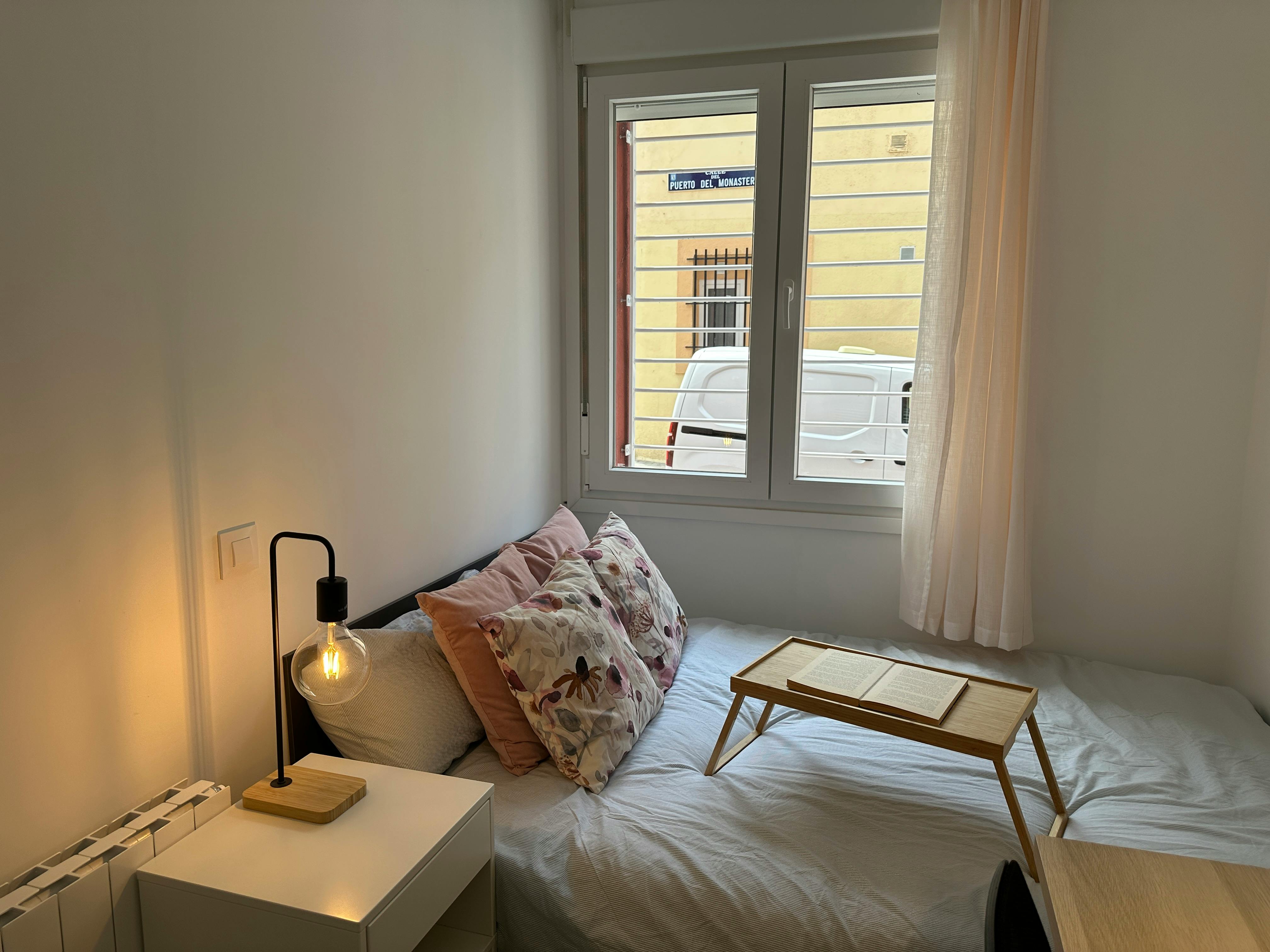 Single room Madrid, 1 bed — photo 2