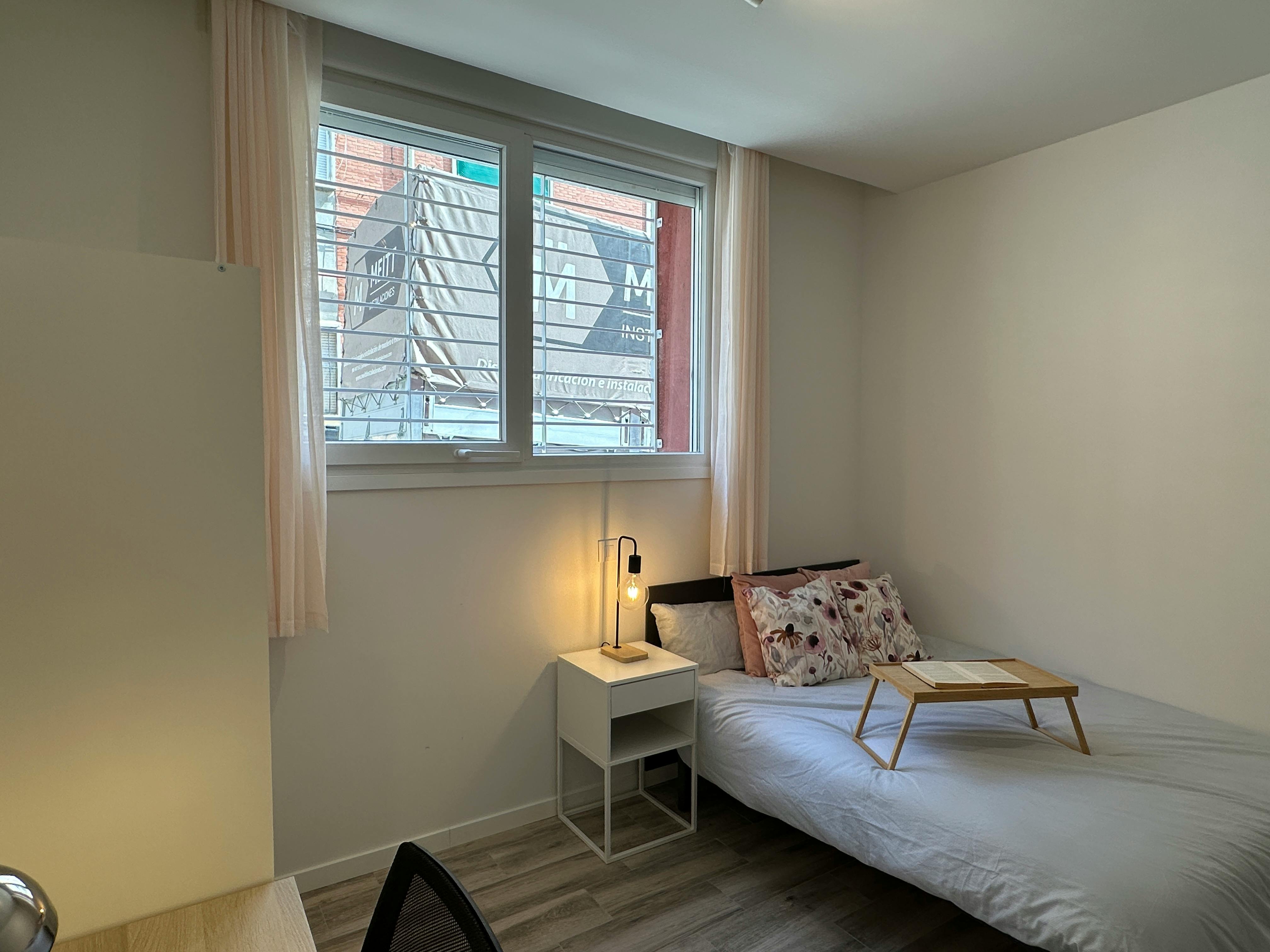 Single room Madrid, 1 bed — photo 5