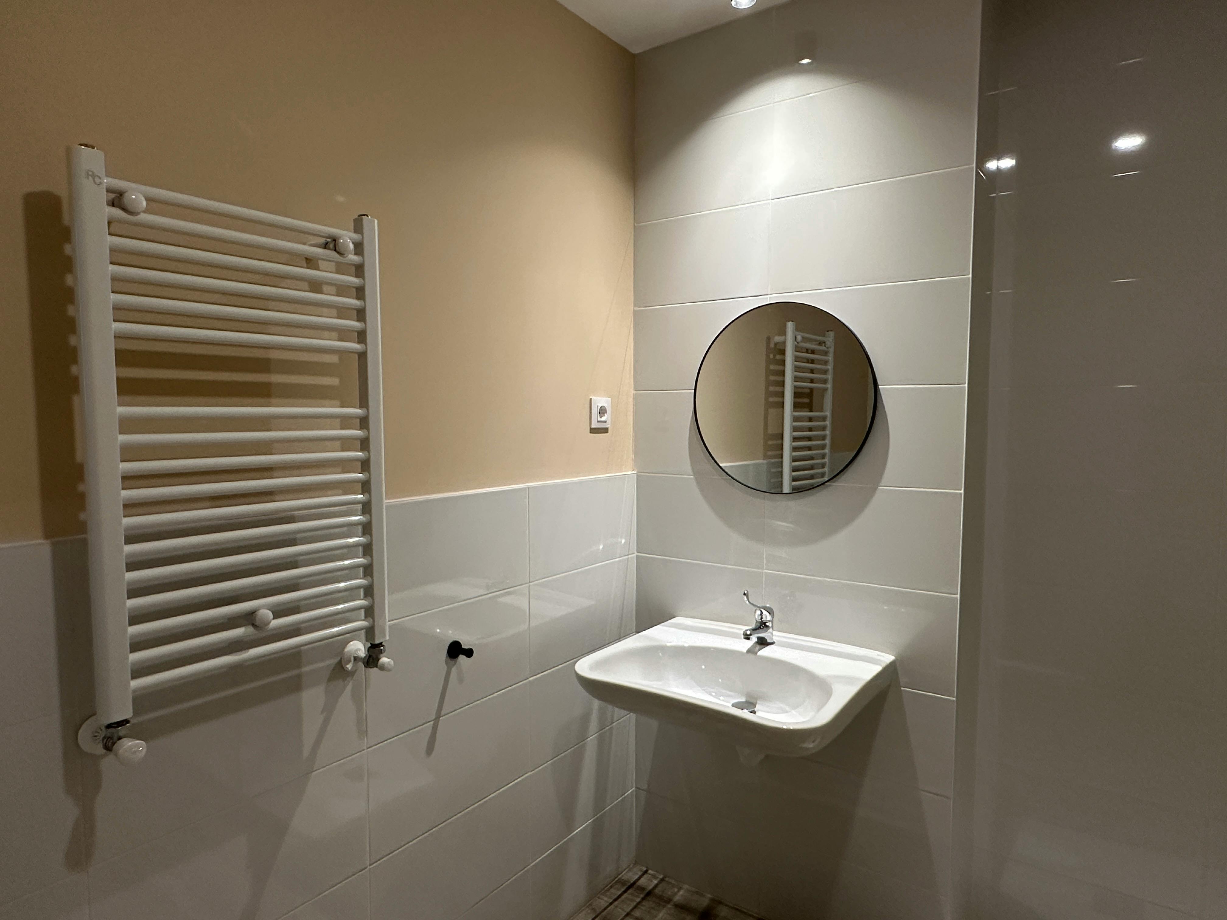 Single room Madrid, 1 bed — photo 9