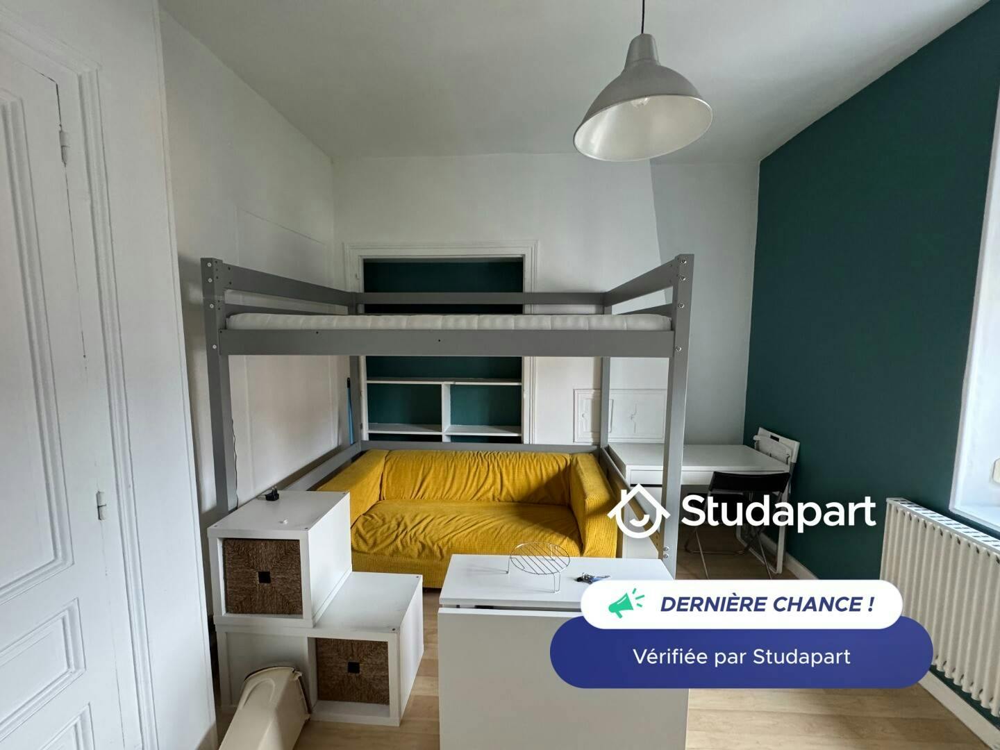 Appartement te huur voor € 400 per maand in Rouen, Rue Descamps