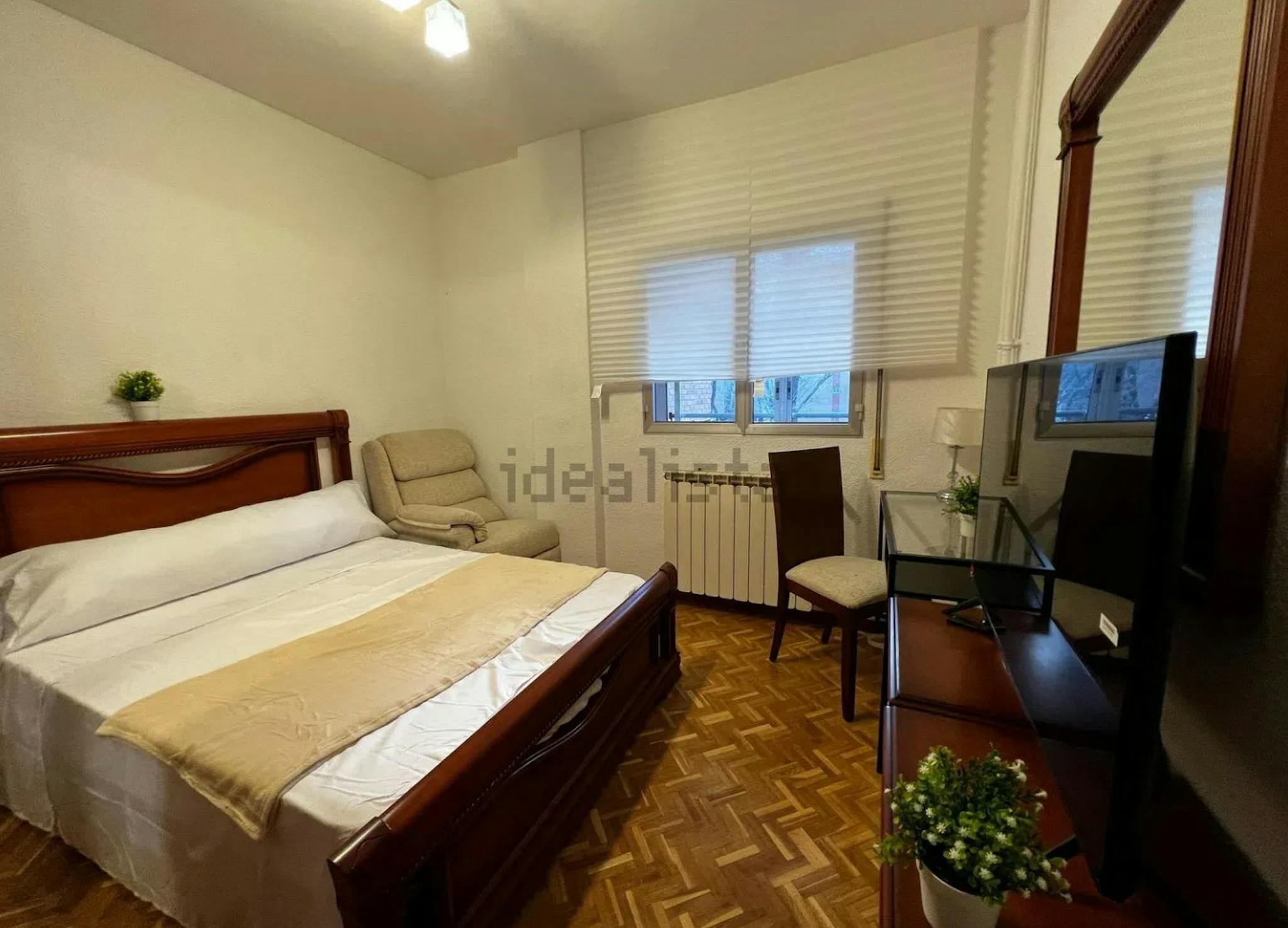 Calle Paredes de Nava, Madrid preview