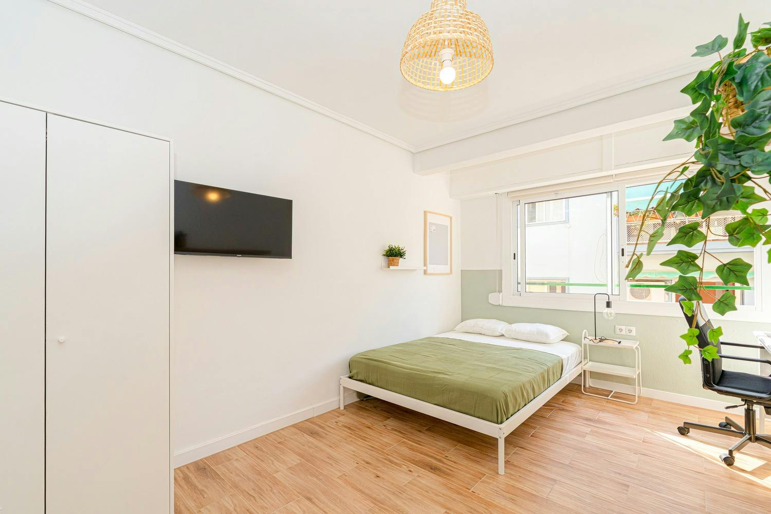 Студия сдается в аренду за 345 € в месяц в Alicante (Alacant), Calle Barcelona