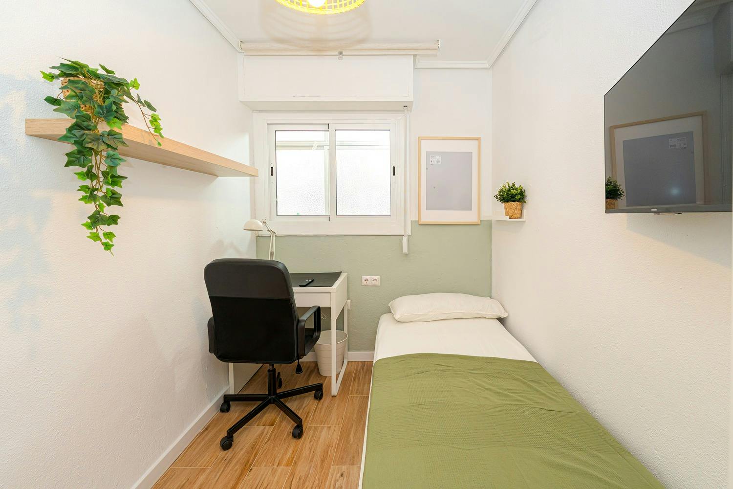 Private room for rent for €305 per month in Alicante (Alacant), Calle Barcelona