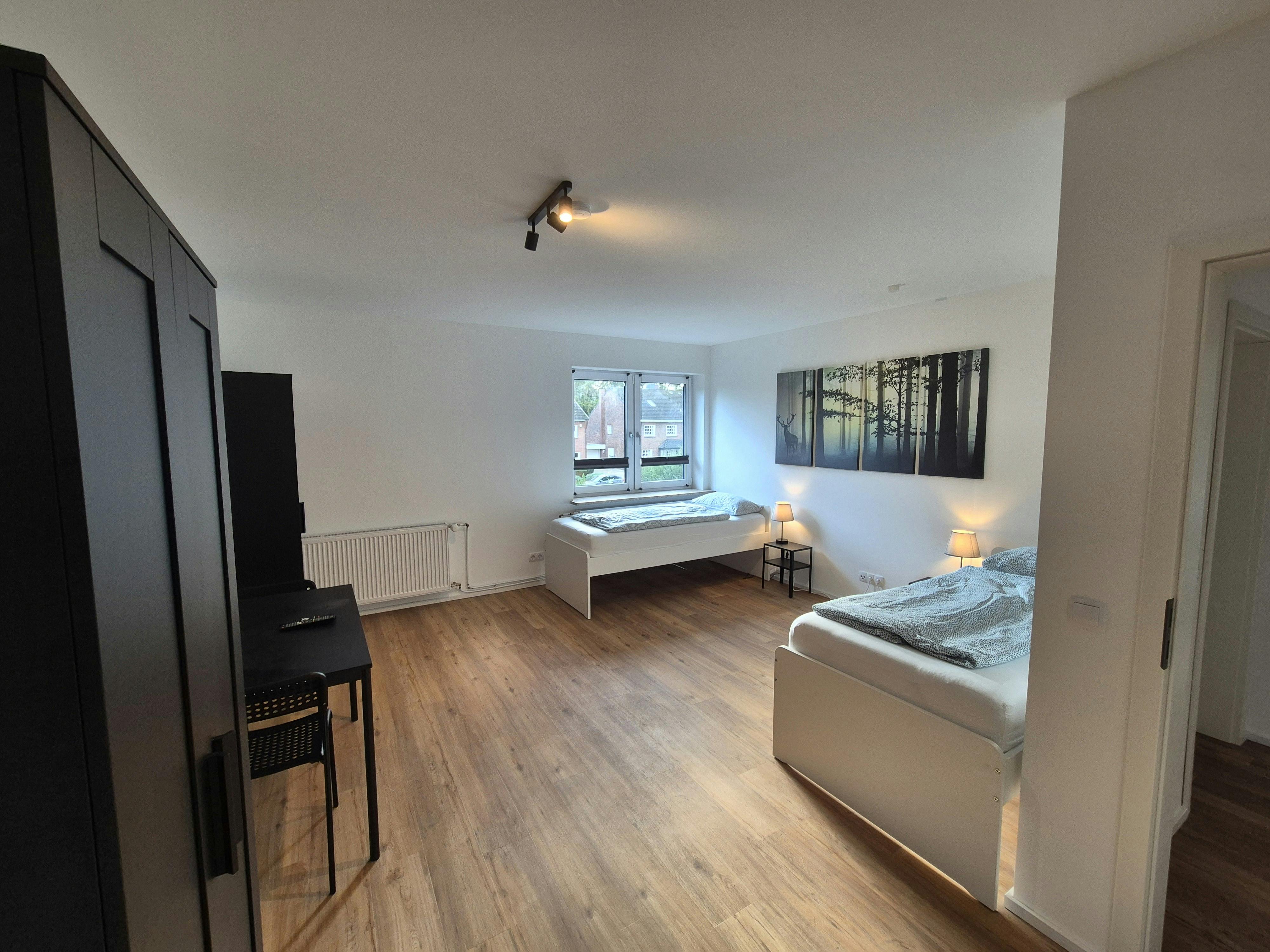 Apartment for rent for €4,436 per month in Rellingen, Altonaer Straße