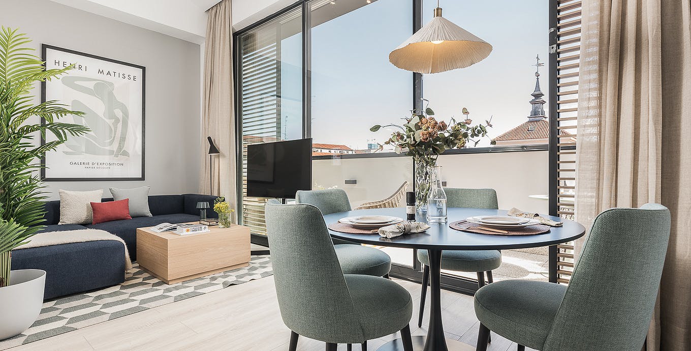 Apartment for rent for €3,004 per month in Madrid, Calle del Barco