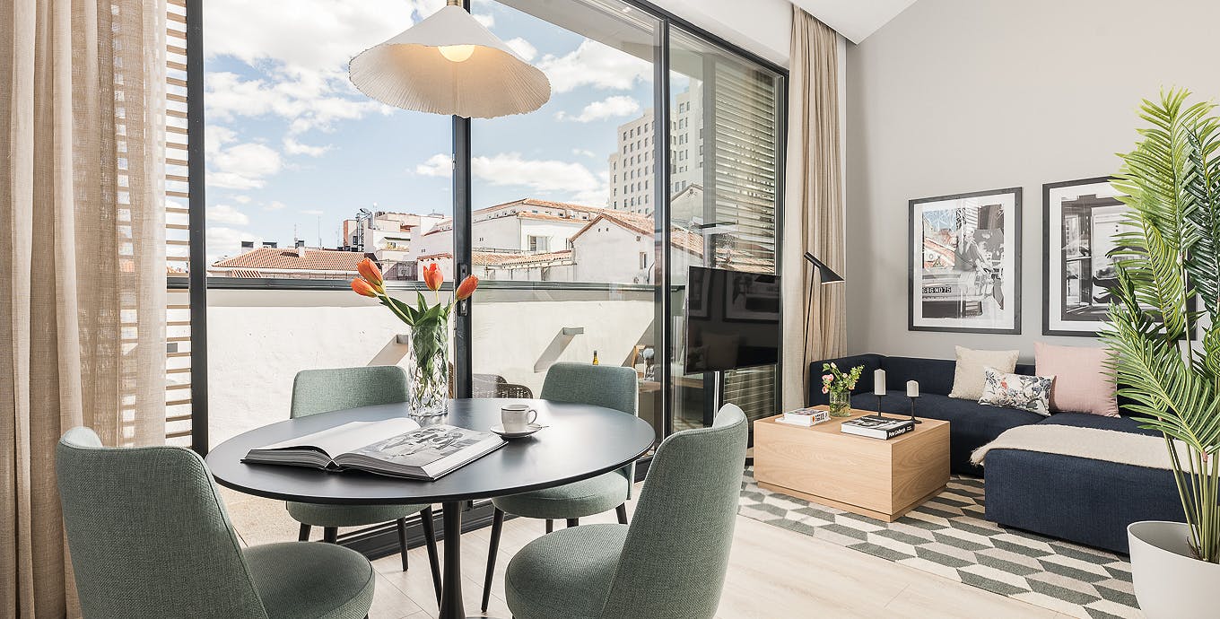 Apartment for rent for €4,005 per month in Madrid, Calle del Barco