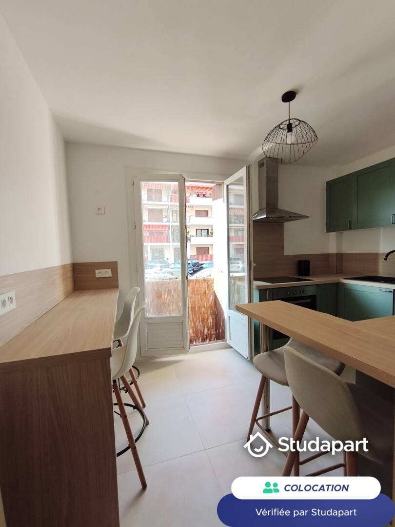 Quarto privado para alugar por € 470 por mês em Toulon, Boulevard de Paris