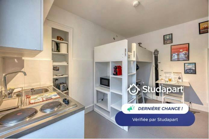 Appartement te huur voor € 611 per maand in Grenoble, Rue du Drac