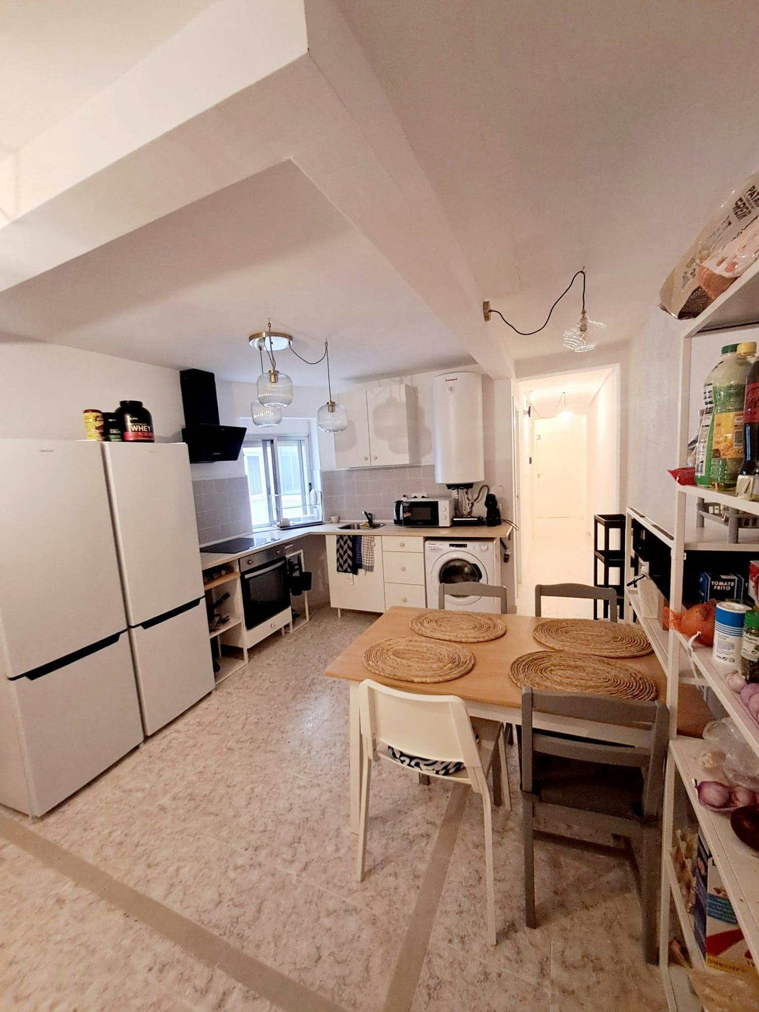 Single room Paterna, 1 bed, 1m² — photo 1