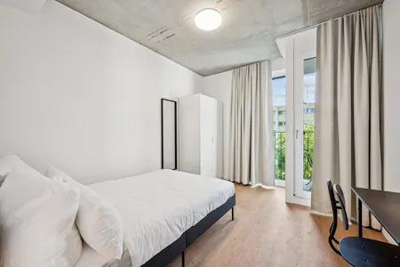 Private room for rent on Stromstraße, Berlin, Berlin