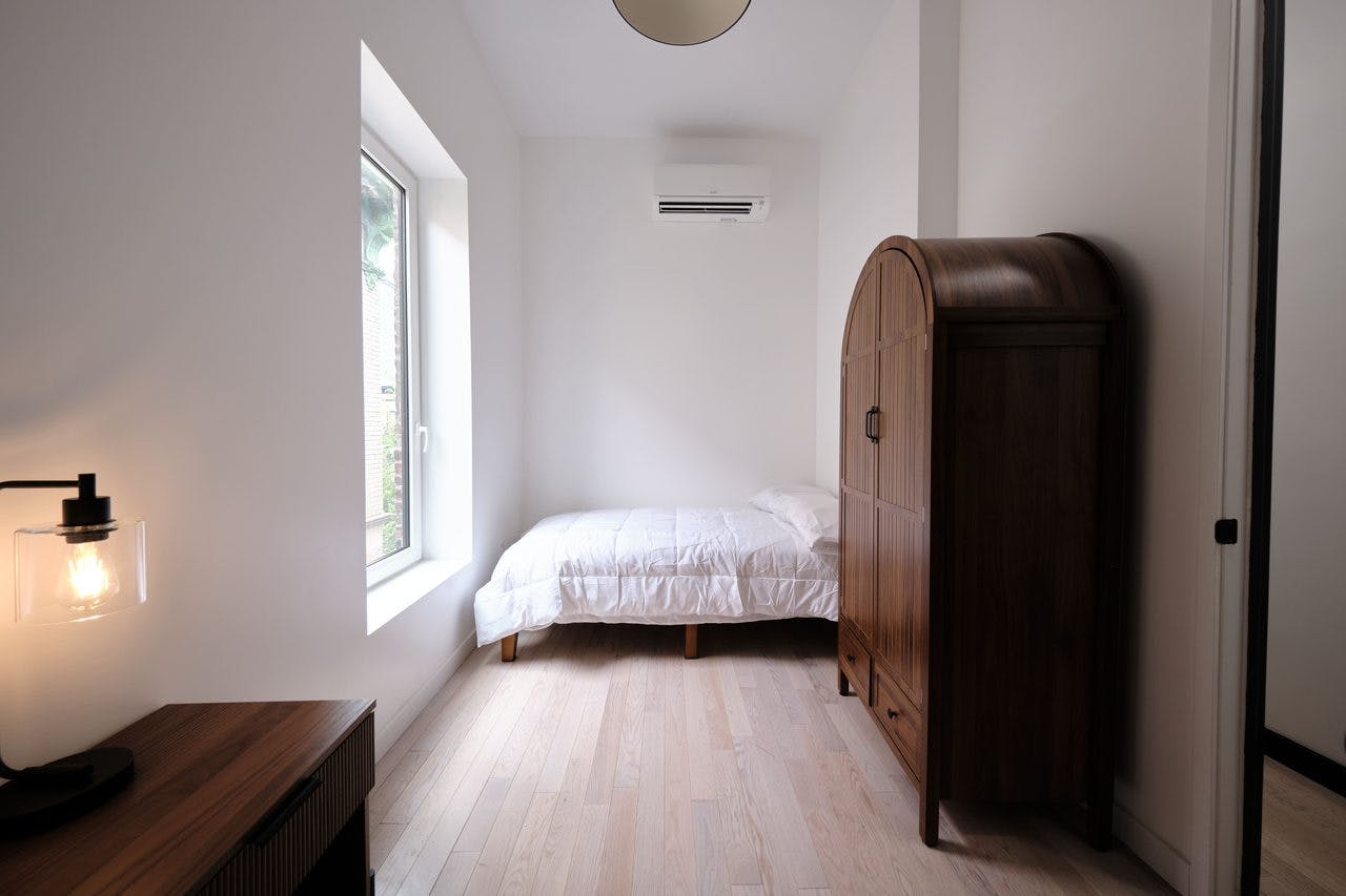 East 17th Street, Kings County,  preview