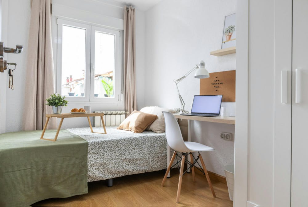 Private room for rent for €510 per month in Madrid, Calle Santa Eva