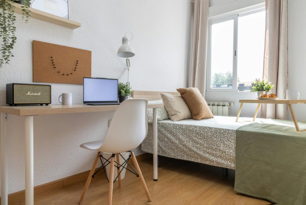 Private room for rent for €485 per month in Madrid, Calle Santa Eva
