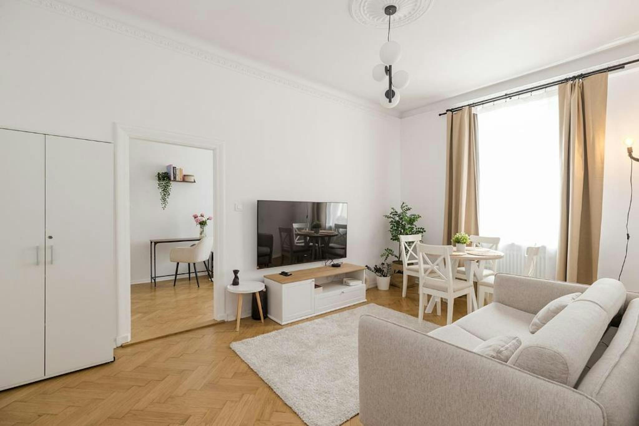 Widok, Warsaw preview