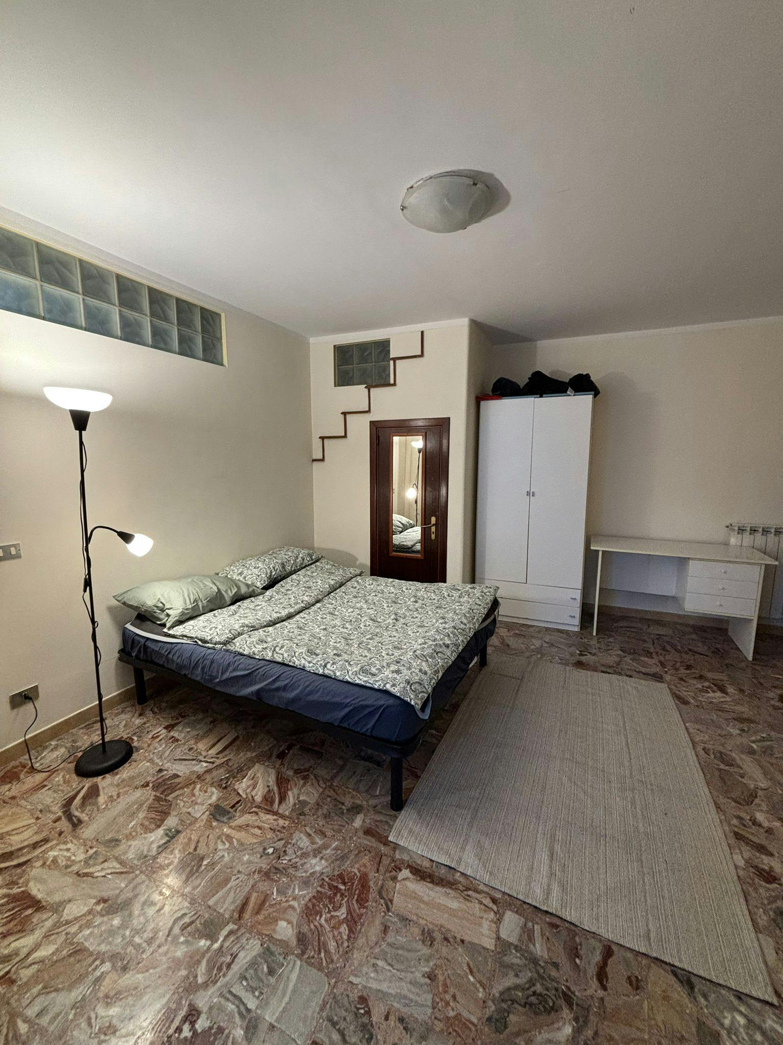 Cameră privată de închiriat pentru 475 EUR pe lună în Naples, Via Ventaglieri