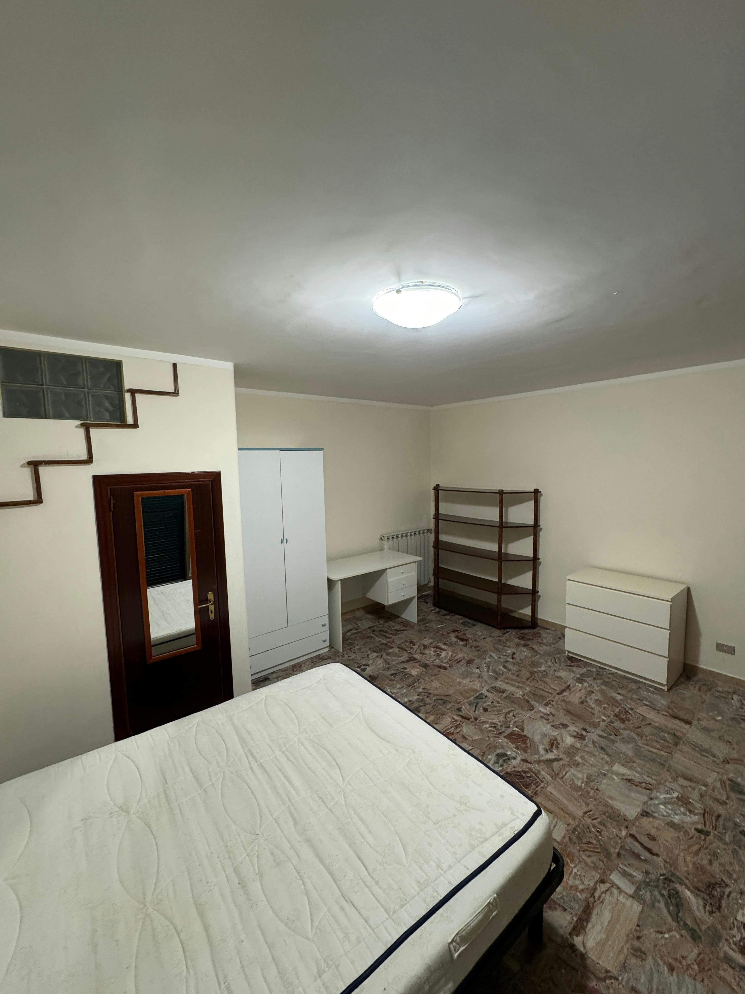 Via Ventaglieri, Naples preview