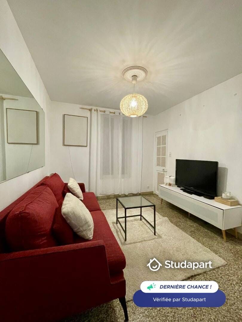 Lägenhet att hyra för 1 040 € i månaden i Nîmes, Rue Louis Laget