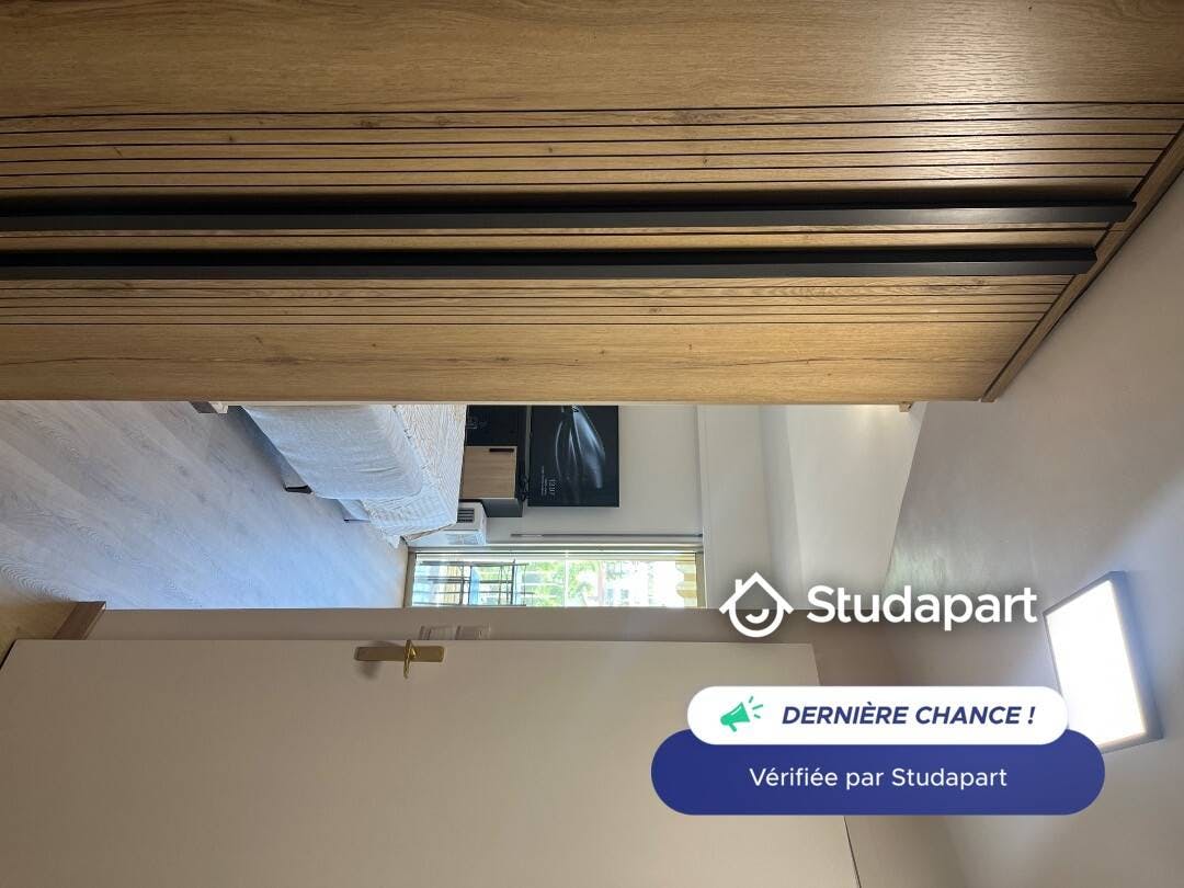 Apartment for rent for €900 per month in Saint-Laurent-du-Var, Avenue Vauban