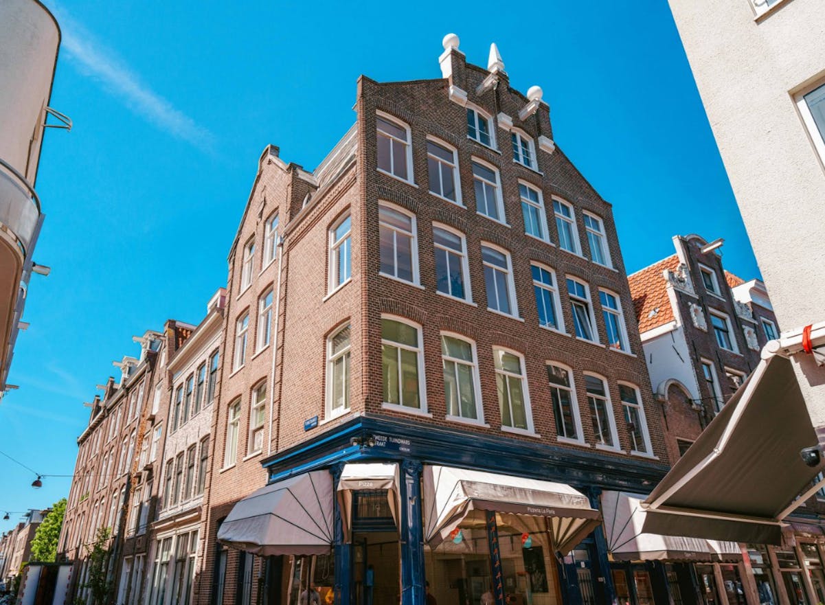 Bekijk foto 1/2 van studio in Amsterdam