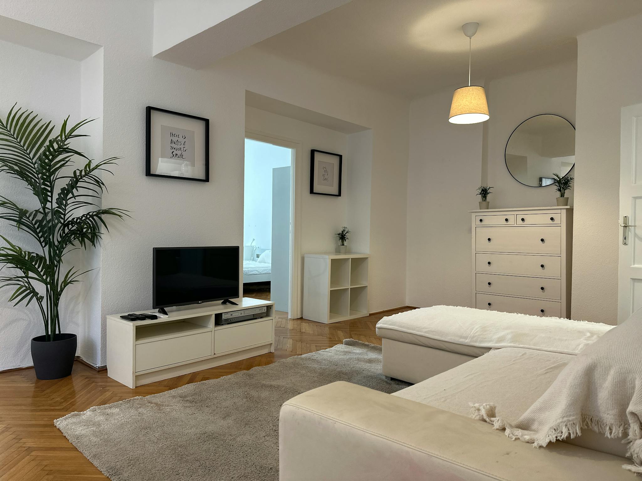 Régi posta utca, Budapest preview