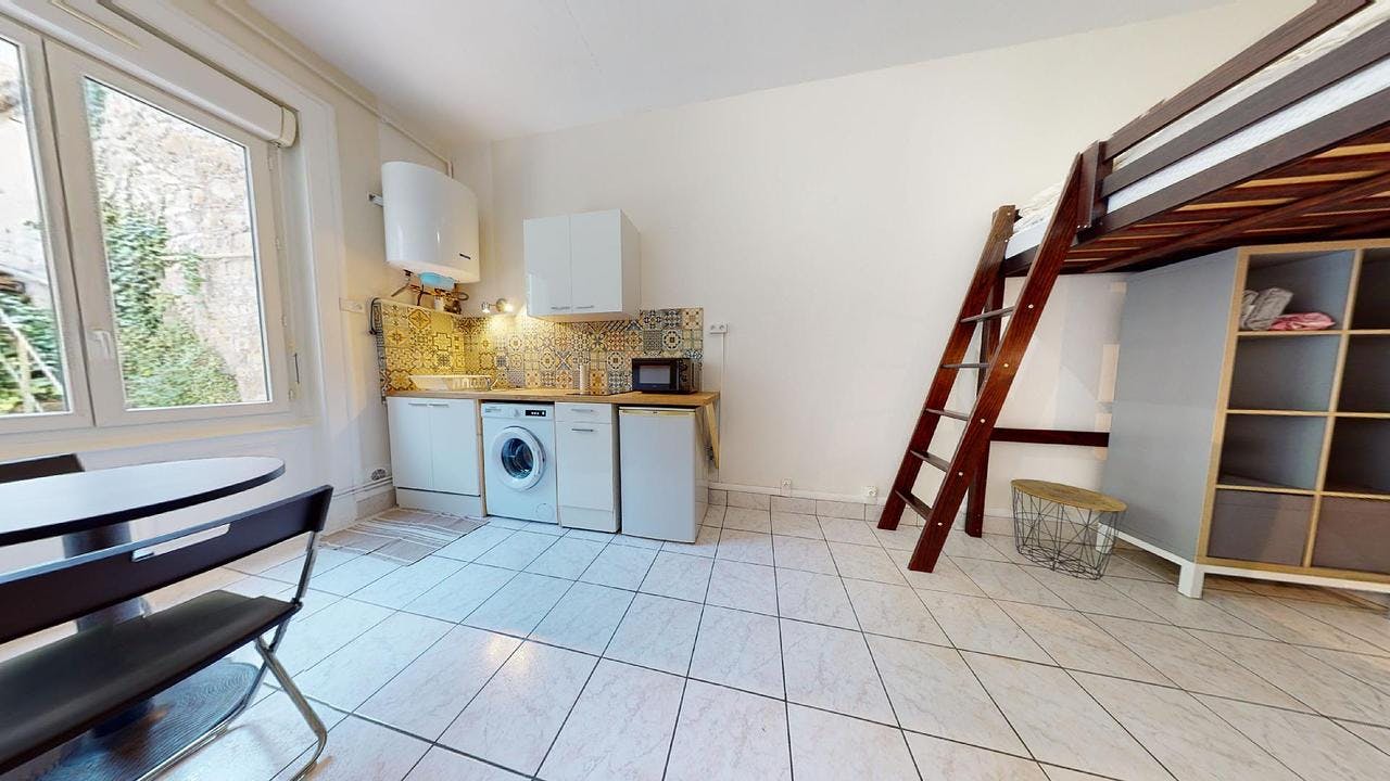 Studio for rent on Rue Basse des Rives, Saint-Étienne
