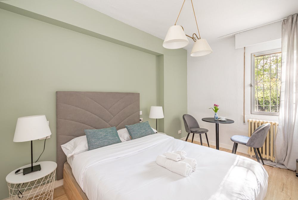 Private room for rent for €720 per month in Madrid, Avenida del Manzanares