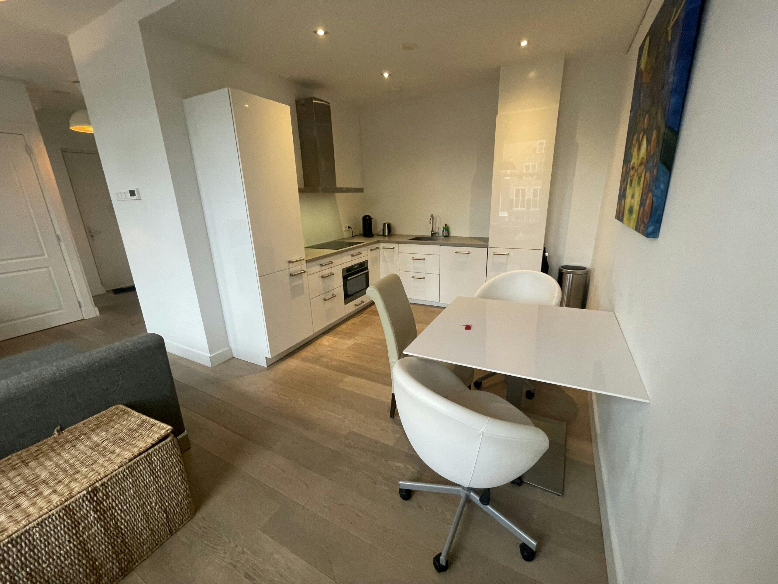 Appartement à louer pour 2 390 €/mois à Haarlem, Jacobijnestraat