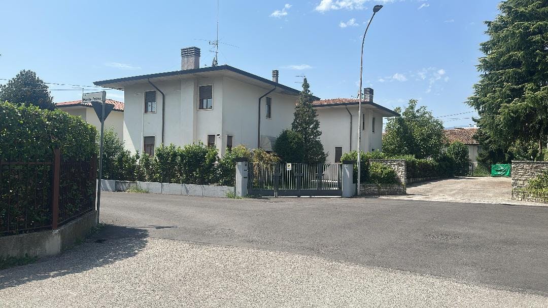 House for rent for €1,200 per month in Thiene, Via Monte Pelmo