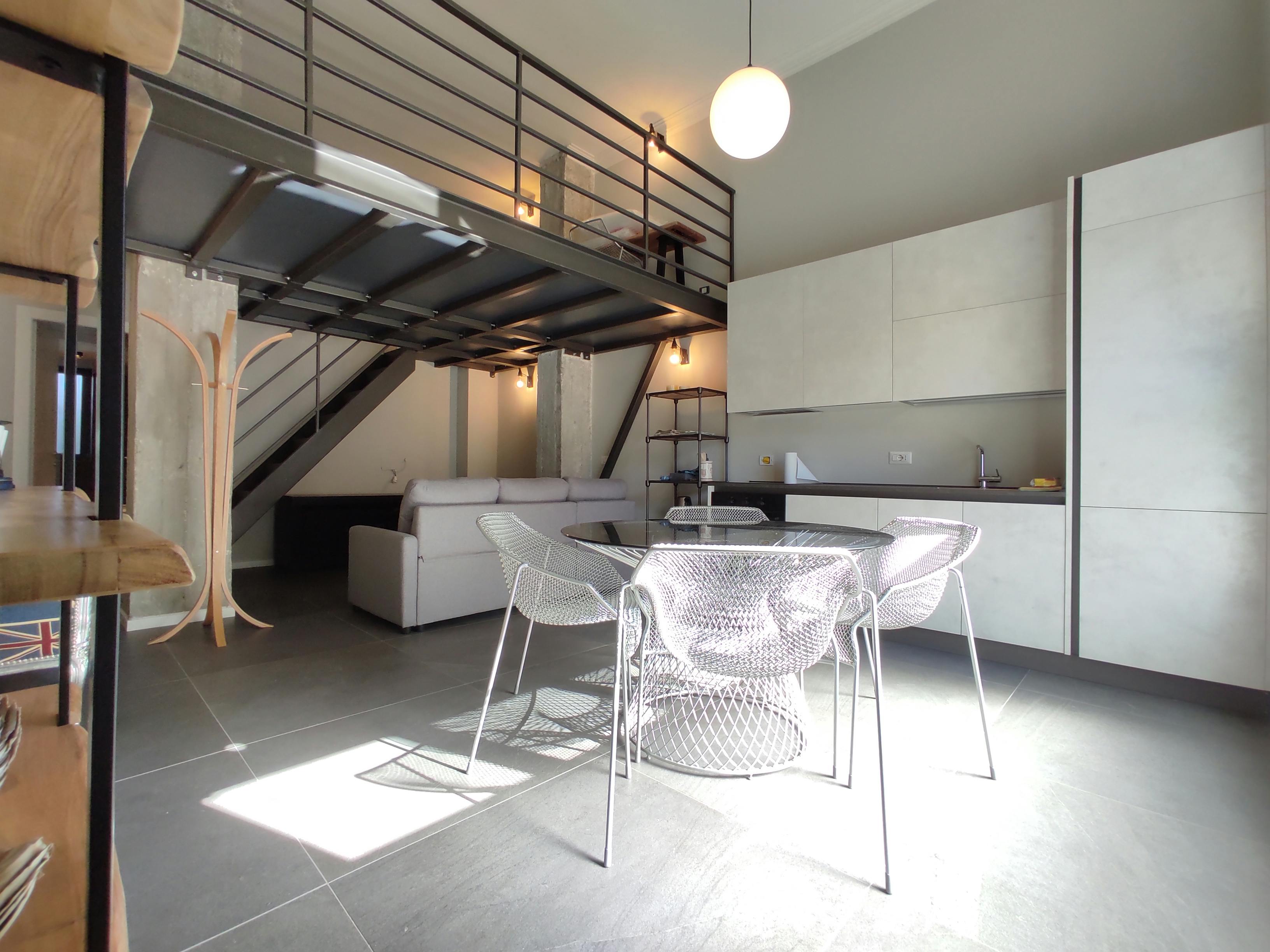 Appartement te huur voor € 1.500 per maand in Turin, Via Spotorno