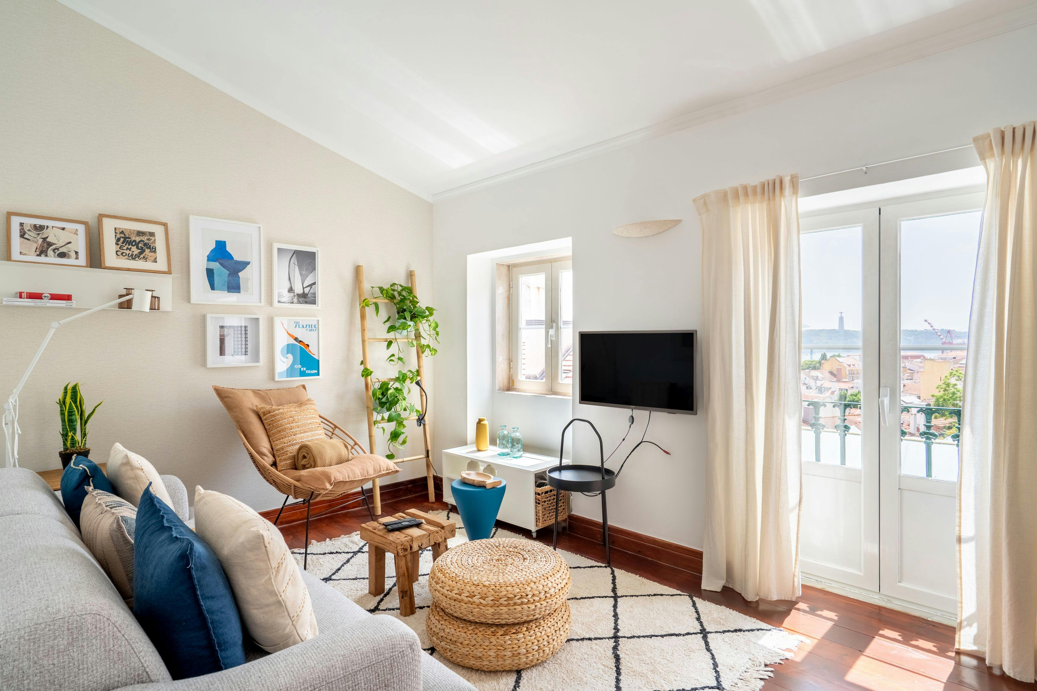 Rua das Trinas, Lisbon preview