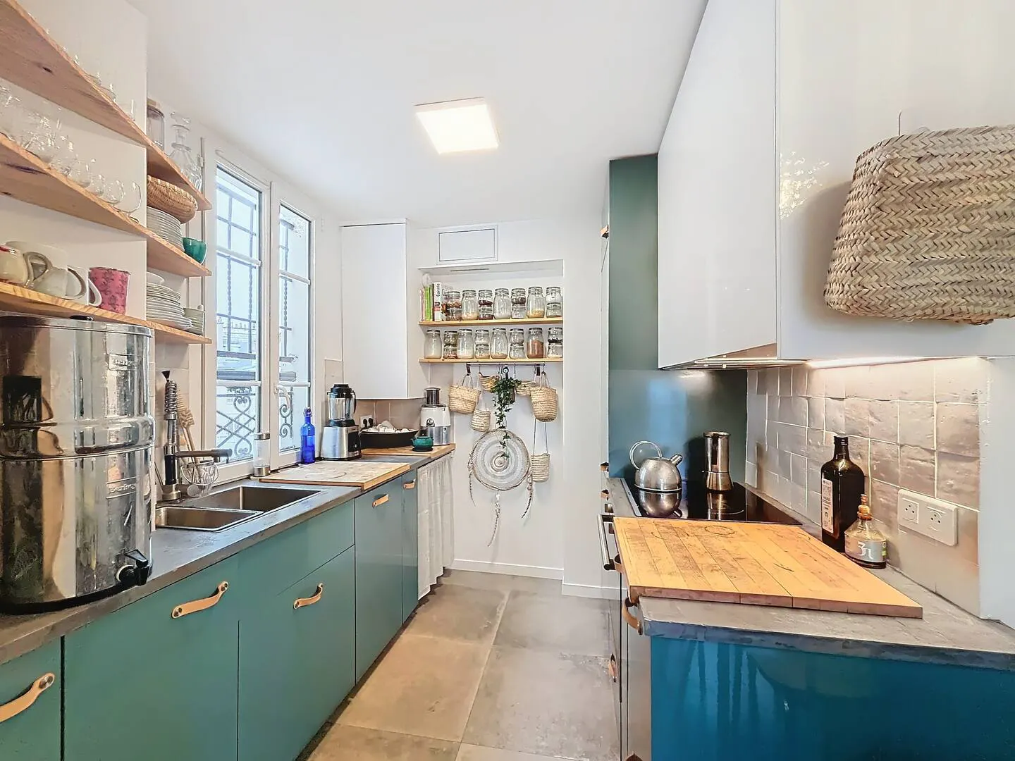 1-Bedroom Apartment in Rue Labat, Paris (1651132) ROOM 2