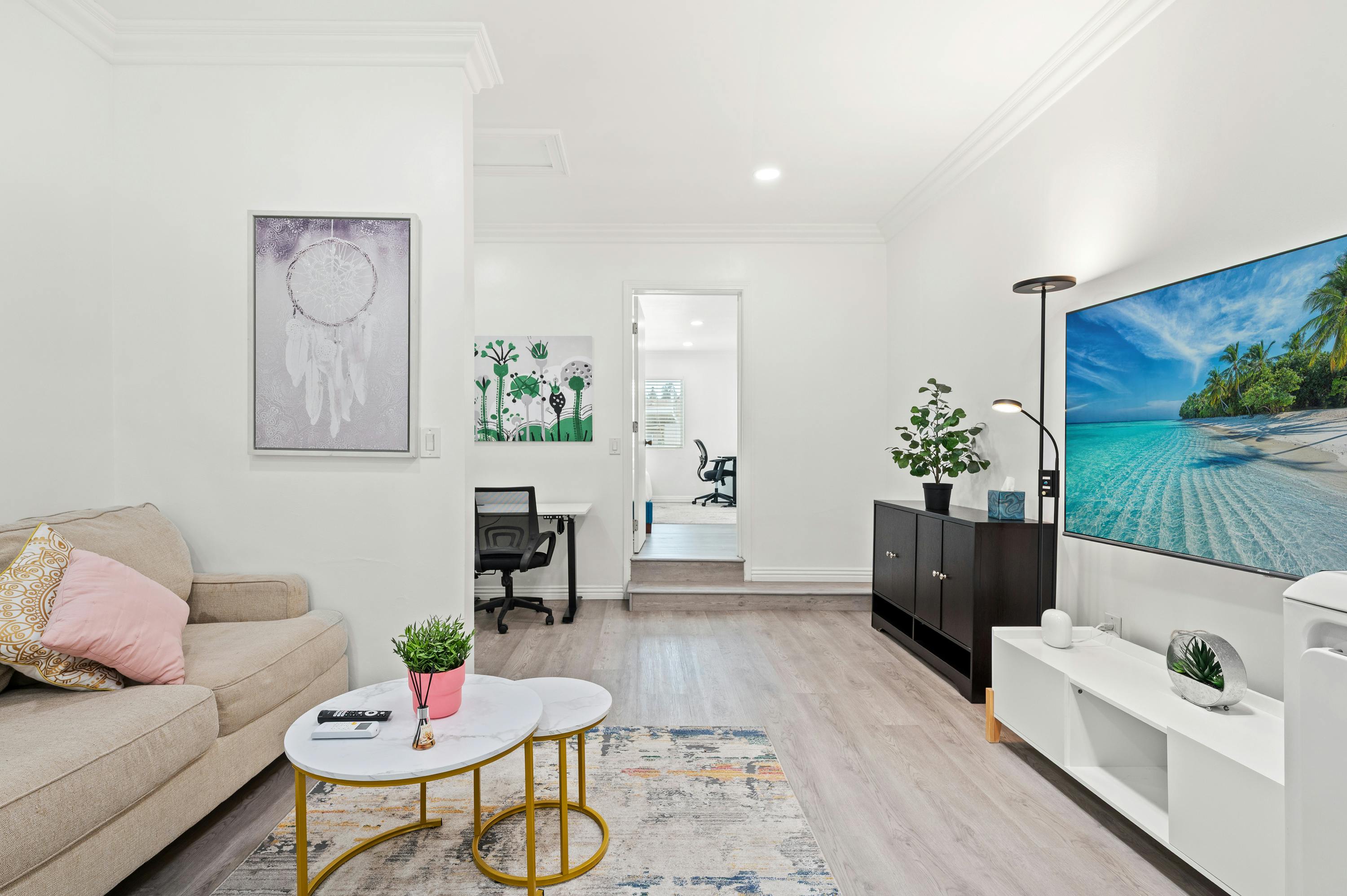 Maison à louer pour $4,000/mois à Pomona, South White Avenue