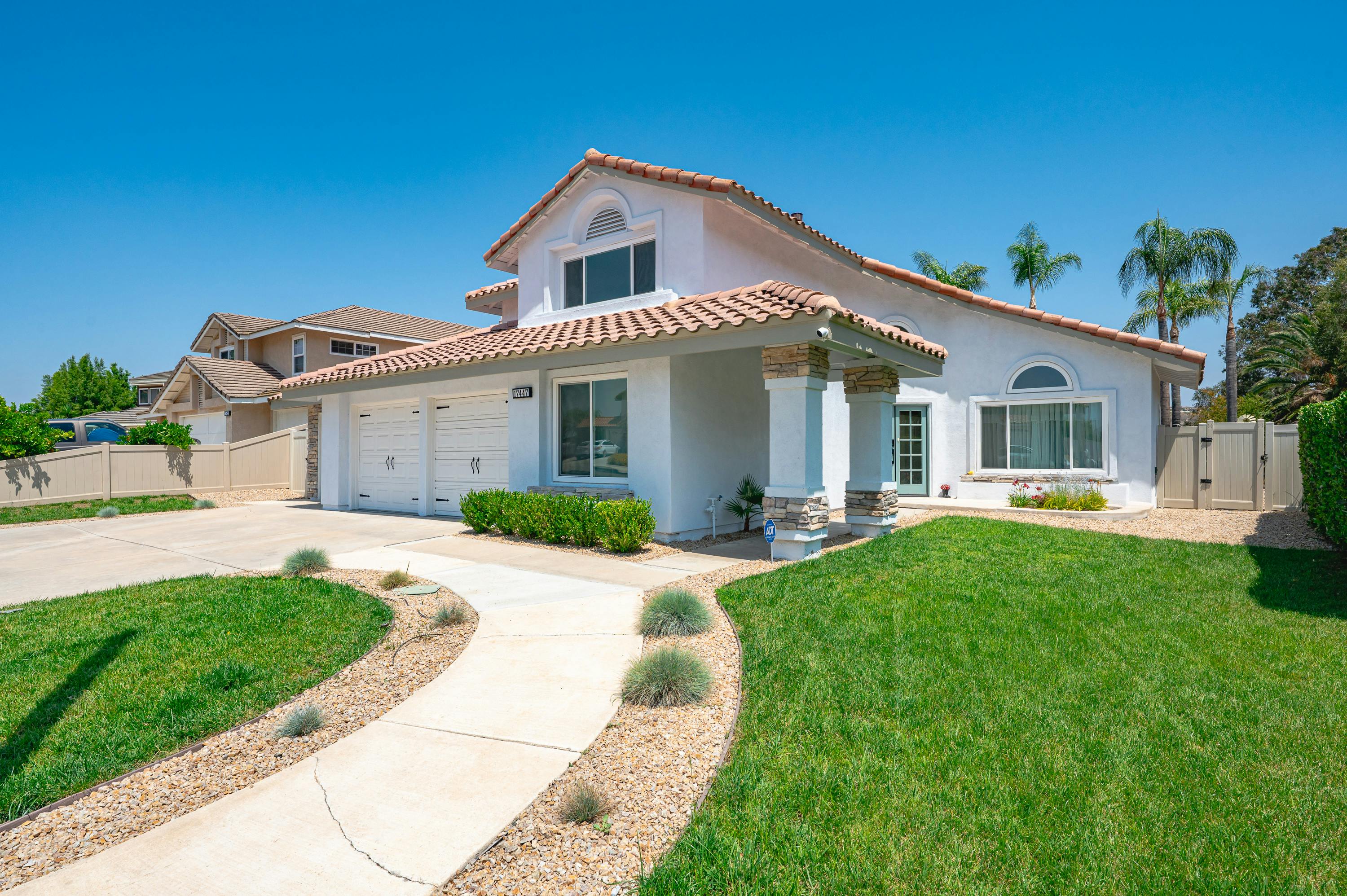 Haus zu mieten für $5,506 pro Monat in Riverside, Crestlake Lane