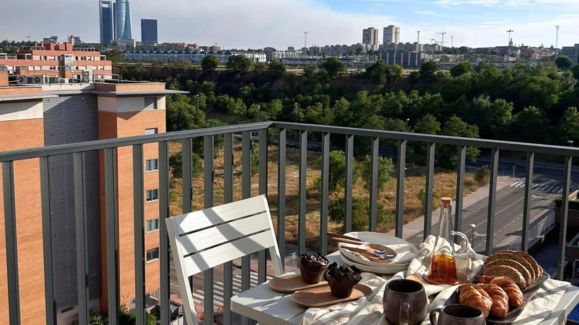 Studio zu mieten für 1.464 € pro Monat in Madrid, Calle de Castiello de Jaca