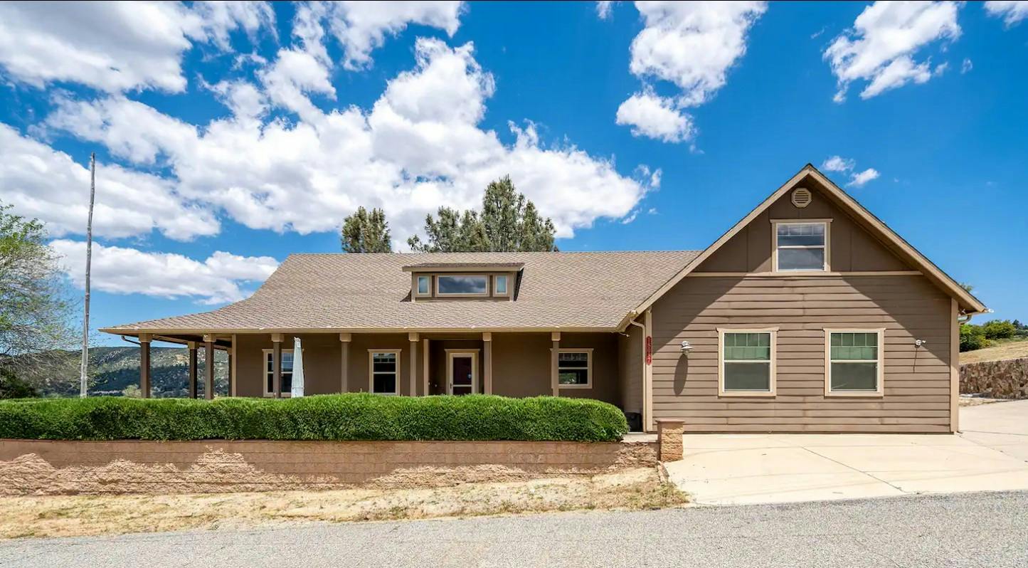 House for rent for $5,500 per month in Lake Hughes, Newview Drive