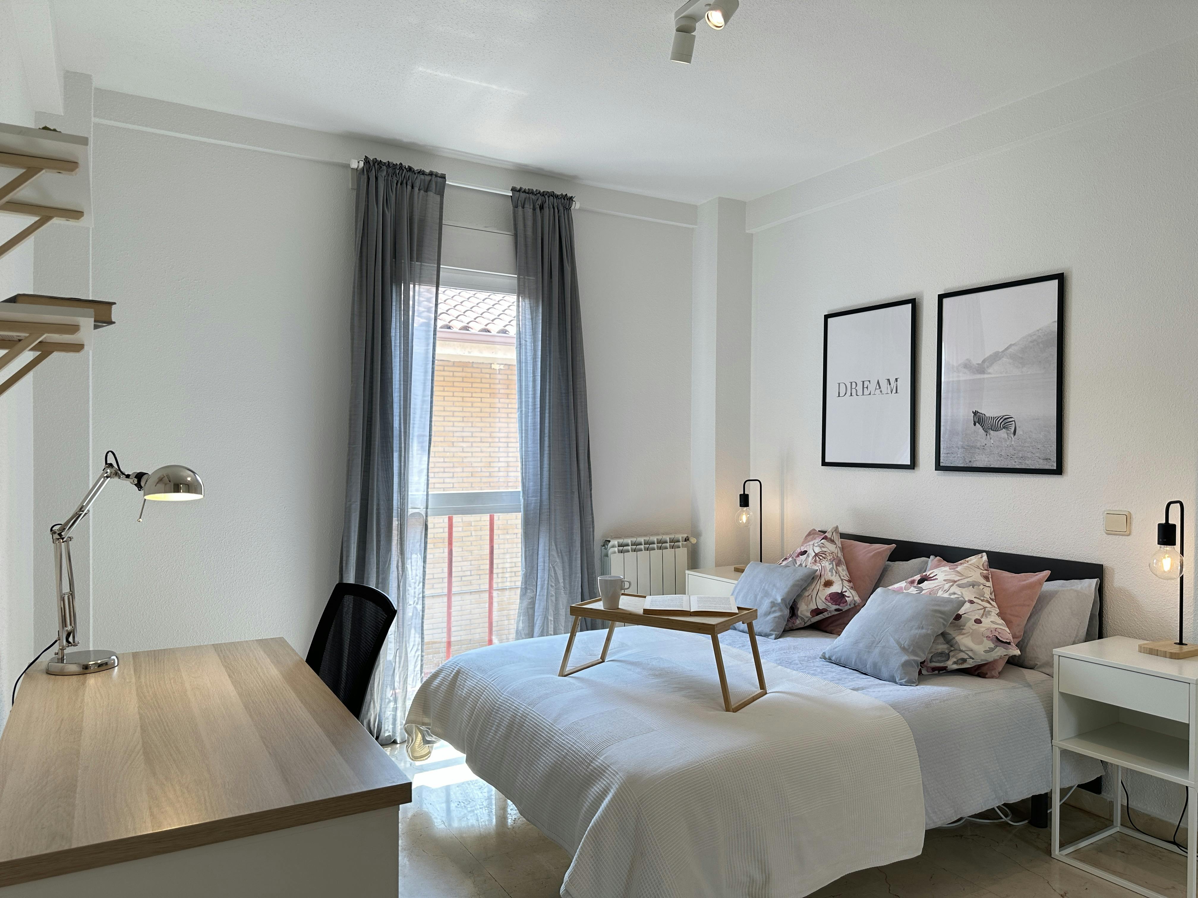 Habitación privada en alquiler por 640 € al mes en Villaviciosa de Odón, Calle Zurbarán