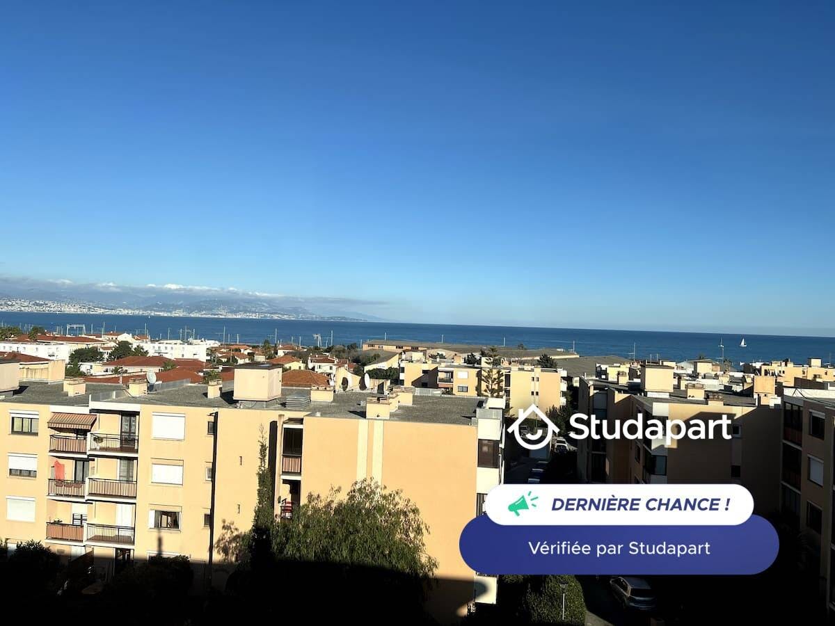 Apartment for rent for €1,200 per month in Antibes, Avenue de Nice