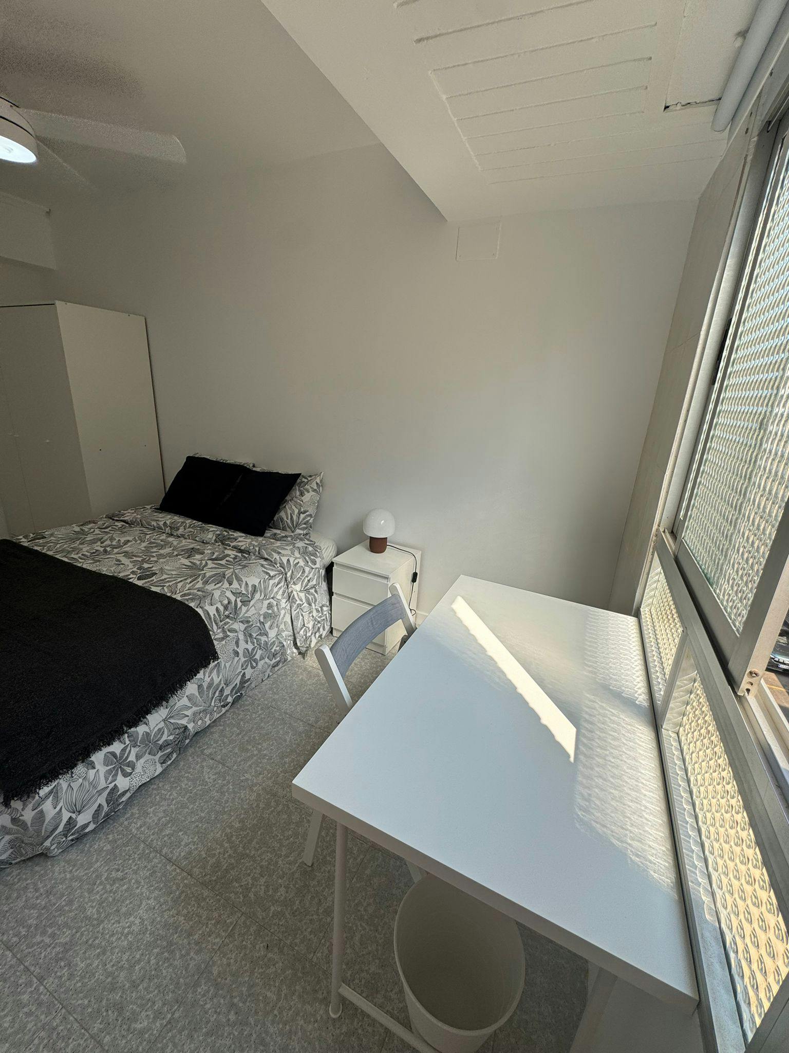 Single room Valencia, 1 bed, 11m² — photo 3