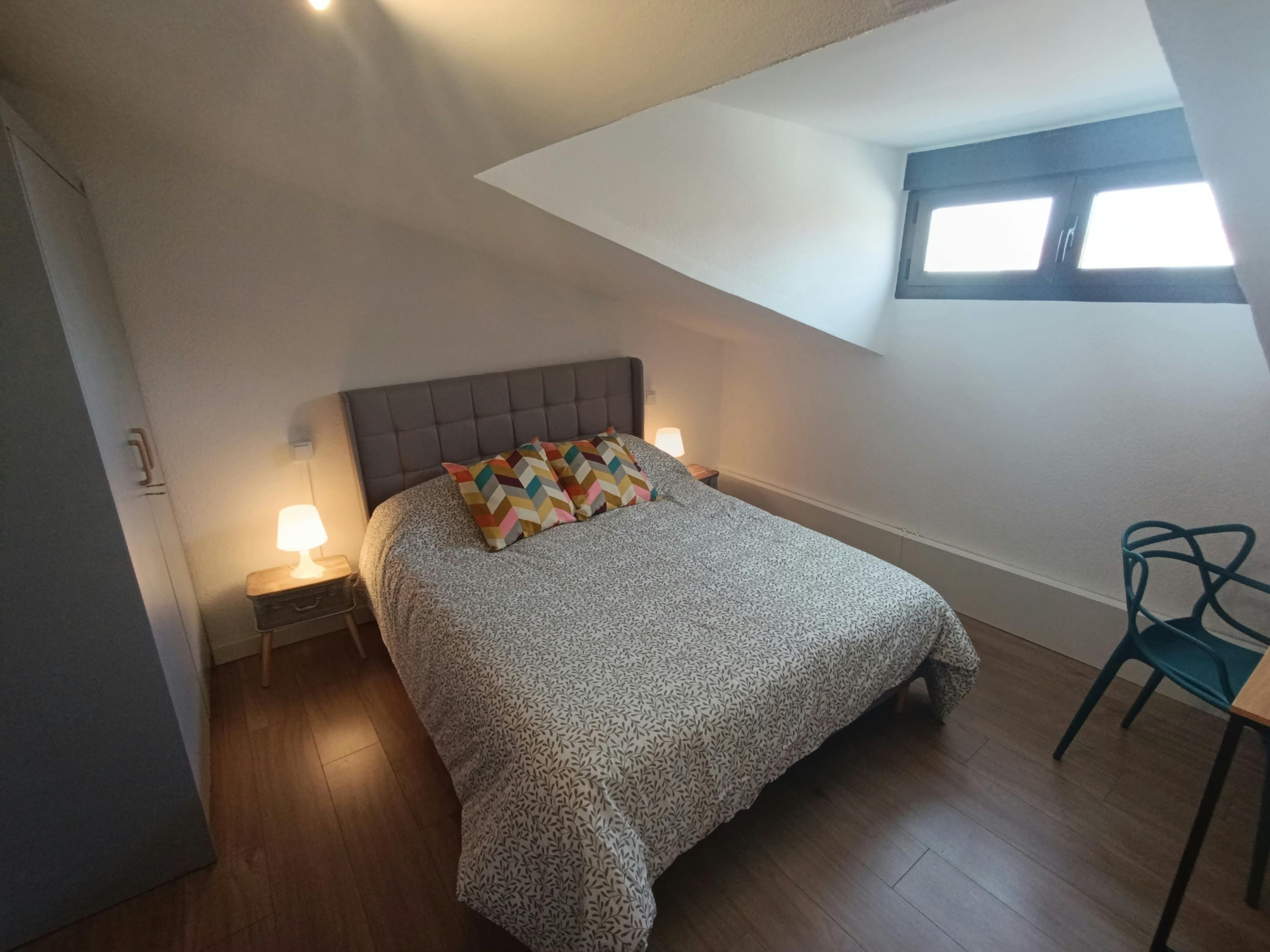 Wohnung zu mieten für 1.400 € pro Monat in Burgos, Calle San Lorenzo