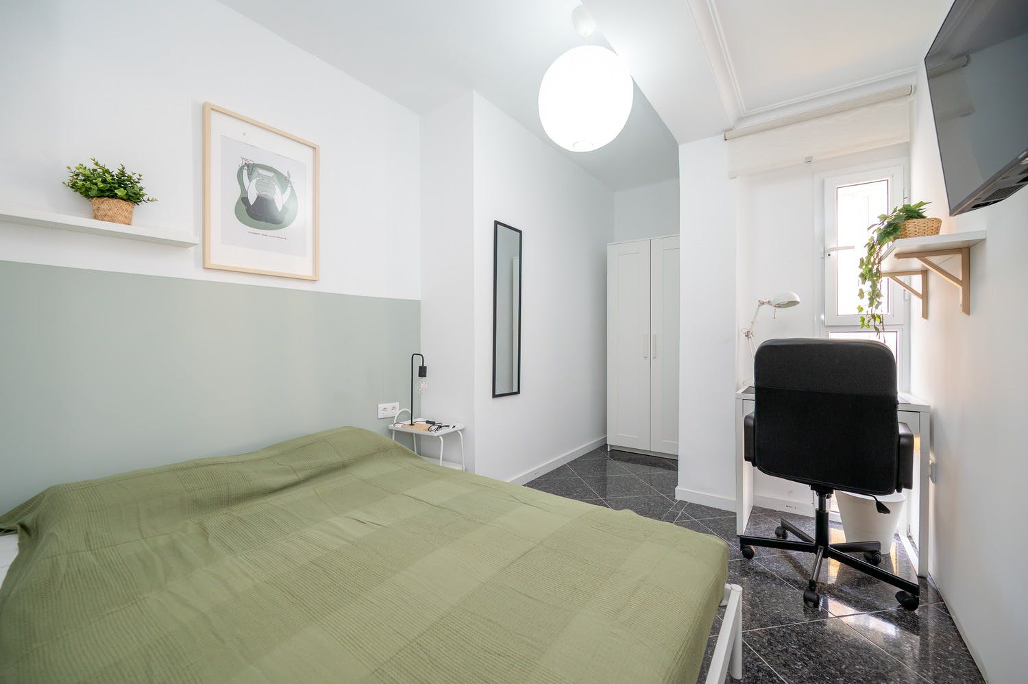 Single room Málaga, 1 bed, 9m² — photo 4