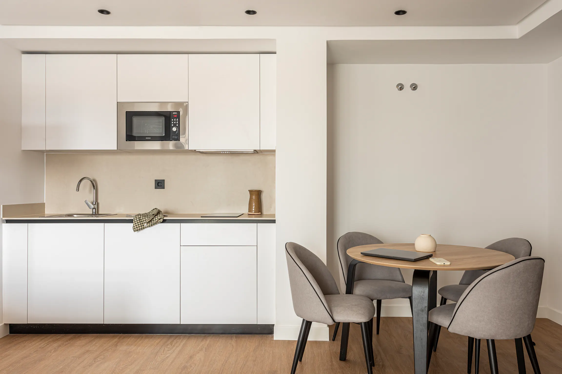 1-Bedroom Apartment in Avinguda de les Fires, Valencia (1651622) ROOM 2