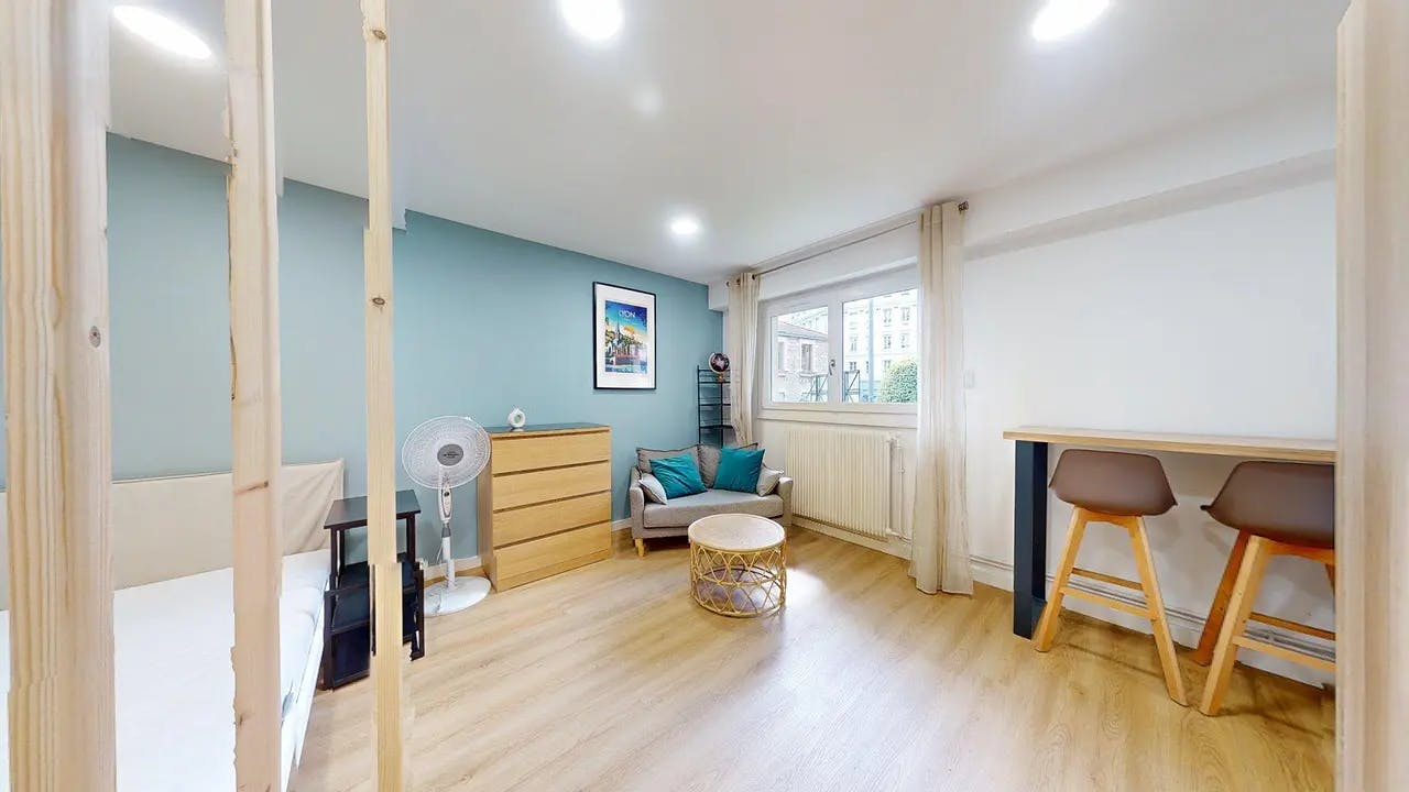 Studio for rent for €786 per month in Lyon, Avenue Lacassagne