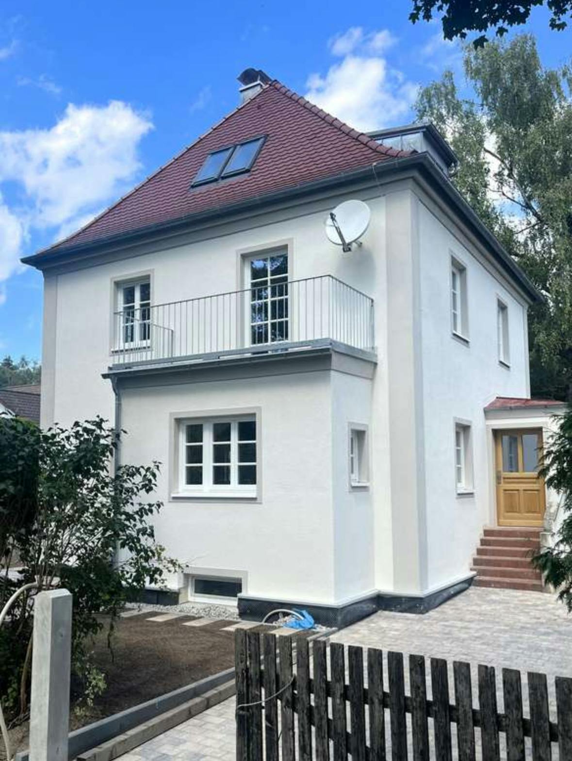 House for rent for €4,100 per month in Baierbrunn, Bahnhofstraße
