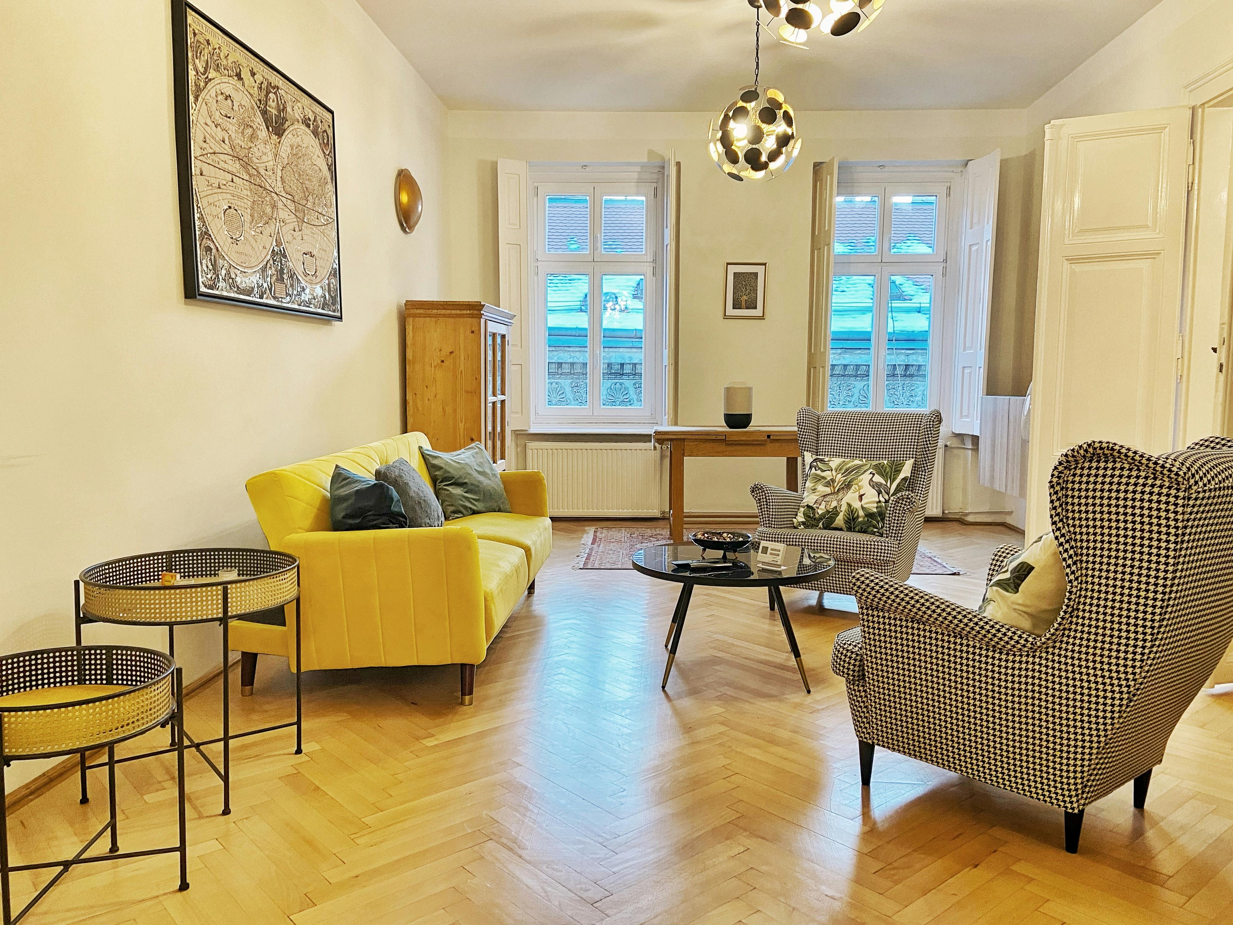 Apartment for rent for HUF 529,507 per month in Budapest, Semmelweis utca