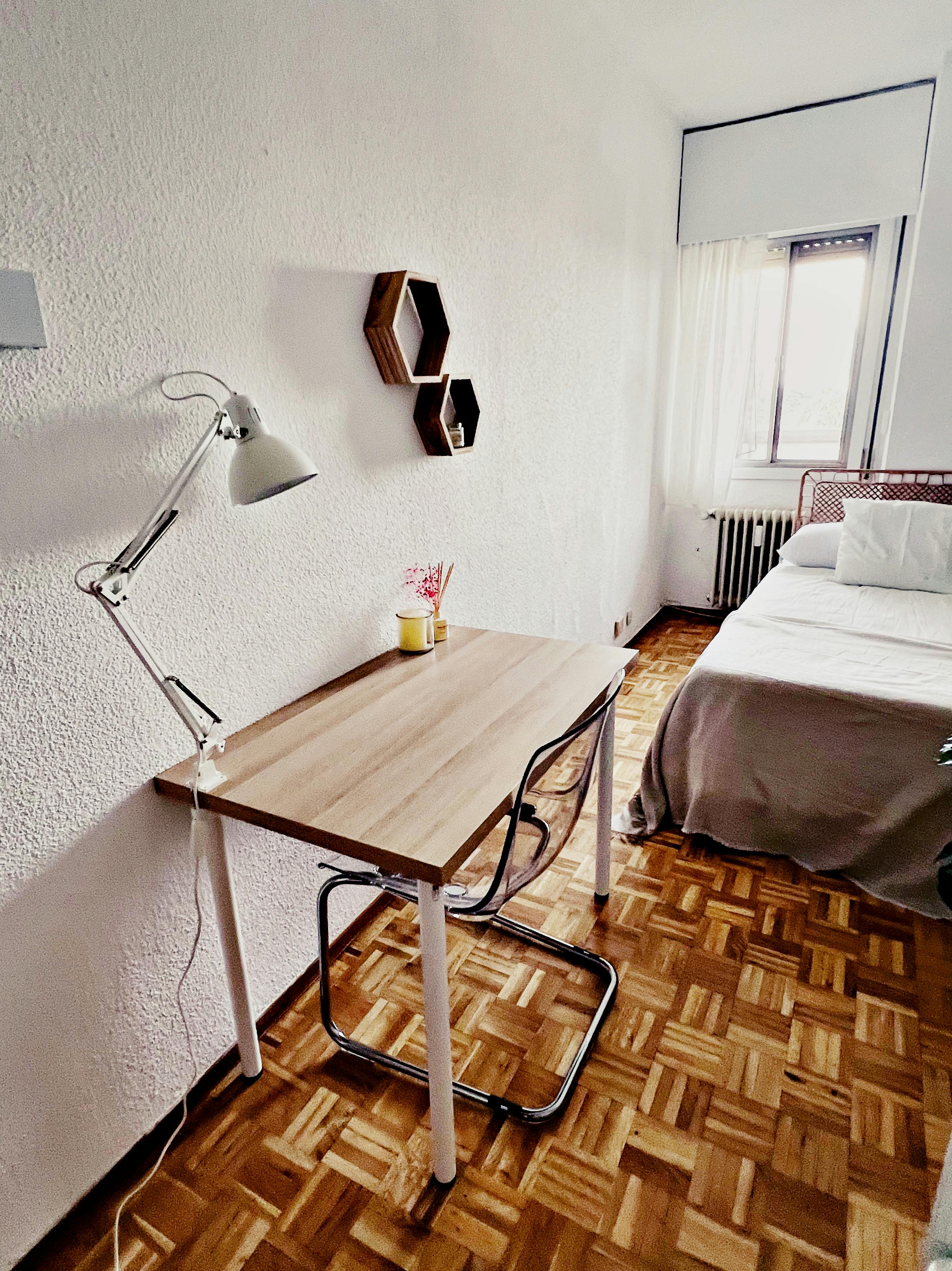Single room Madrid, 1 bed, 10m² — photo 9